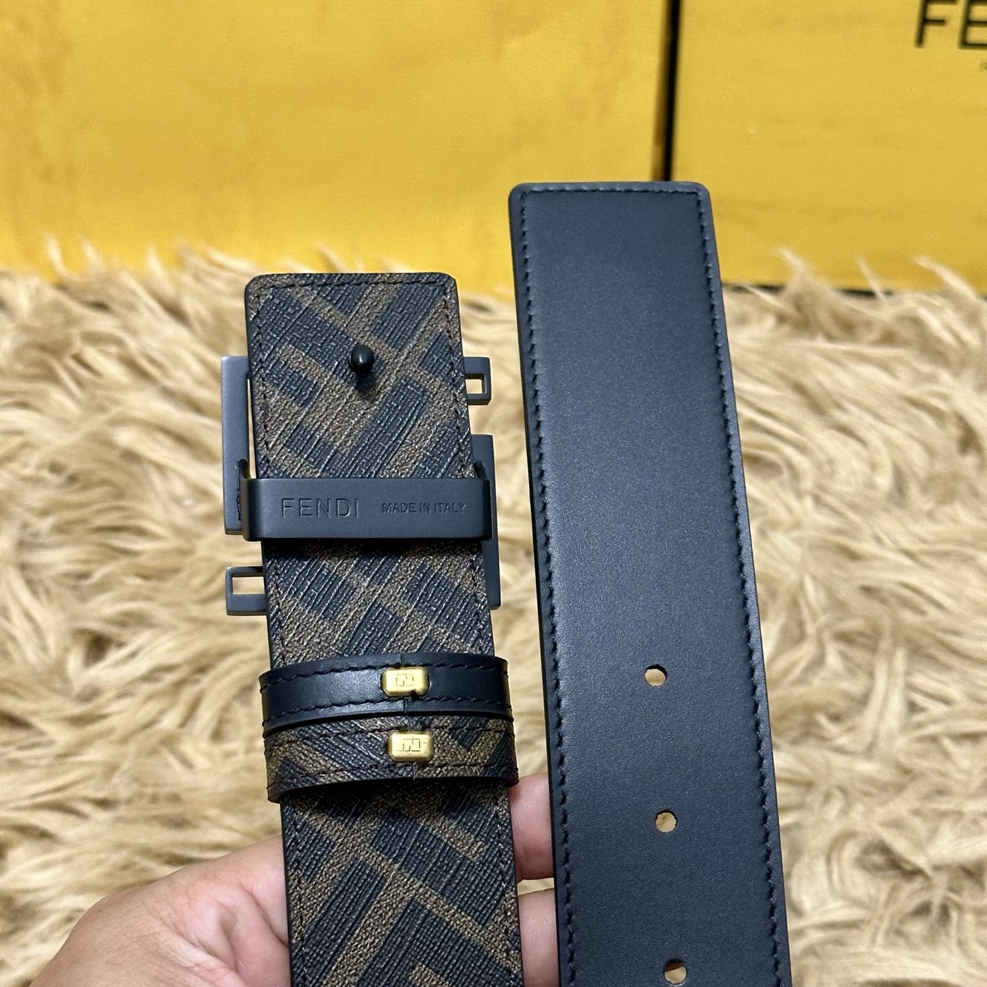 FENDI（芬迪）专柜同款 宽4.0CM 双环正反用腰带 FF按钉搭扣 黑色Cuoio Romano皮革