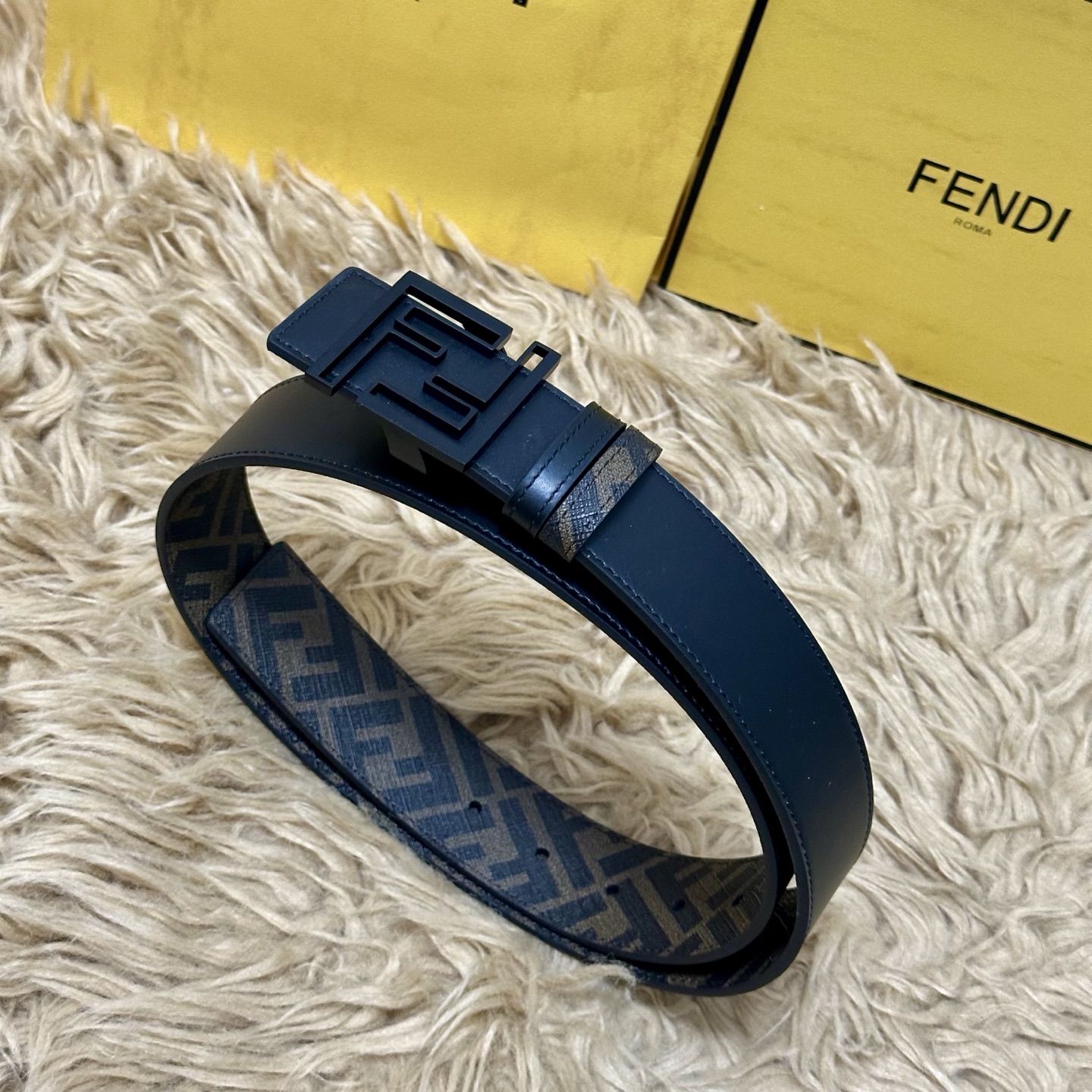 FENDI（芬迪）专柜同款 宽4.0CM 双环正反用腰带 FF按钉搭扣 黑色Cuoio Romano皮革
