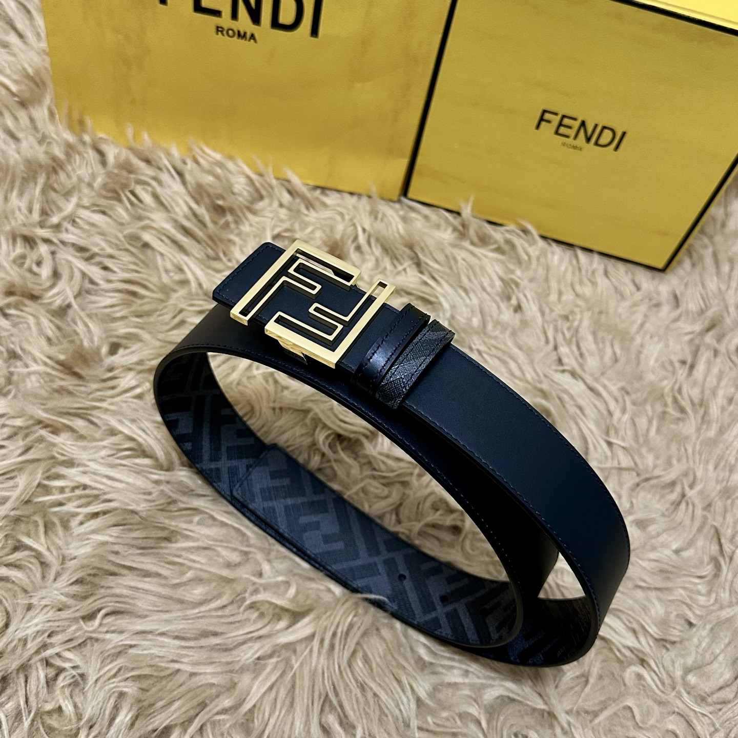 FENDI（芬迪）专柜同款 宽4.0CM 双环正反用腰带 FF按钉搭扣 黑色Cuoio Romano皮革