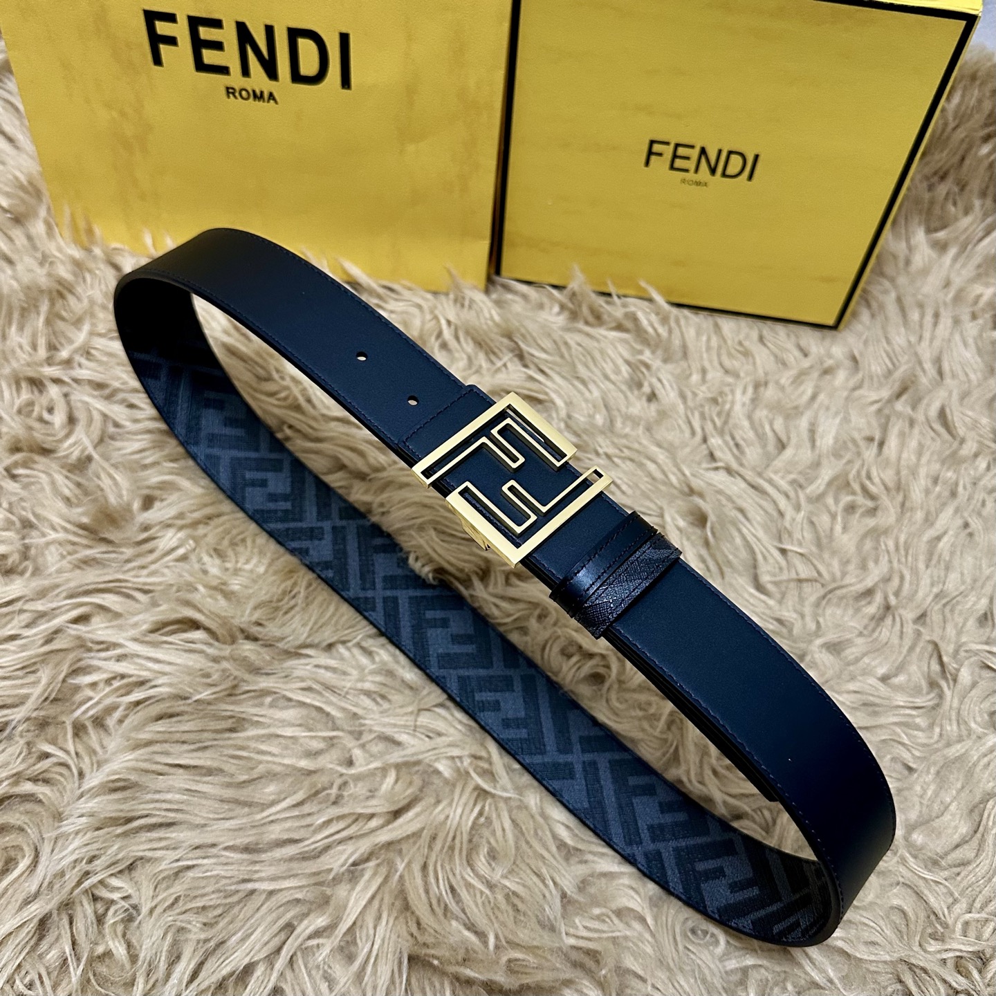 FENDI（芬迪）专柜同款 宽4.0CM 双环正反用腰带 FF按钉搭扣 黑色Cuoio Romano皮革