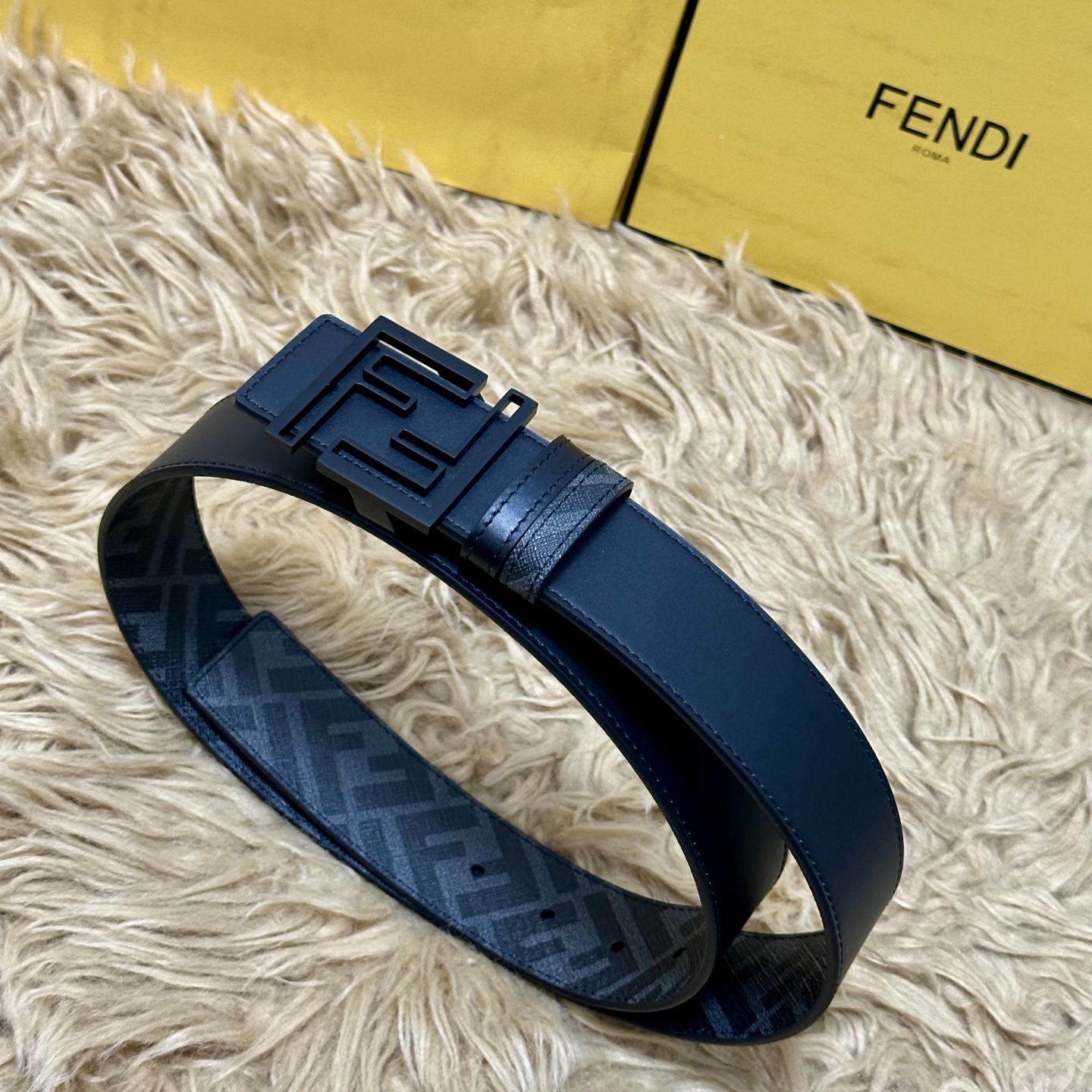 FENDI（芬迪）专柜同款 宽4.0CM 双环正反用腰带 FF按钉搭扣 黑色Cuoio Romano皮革