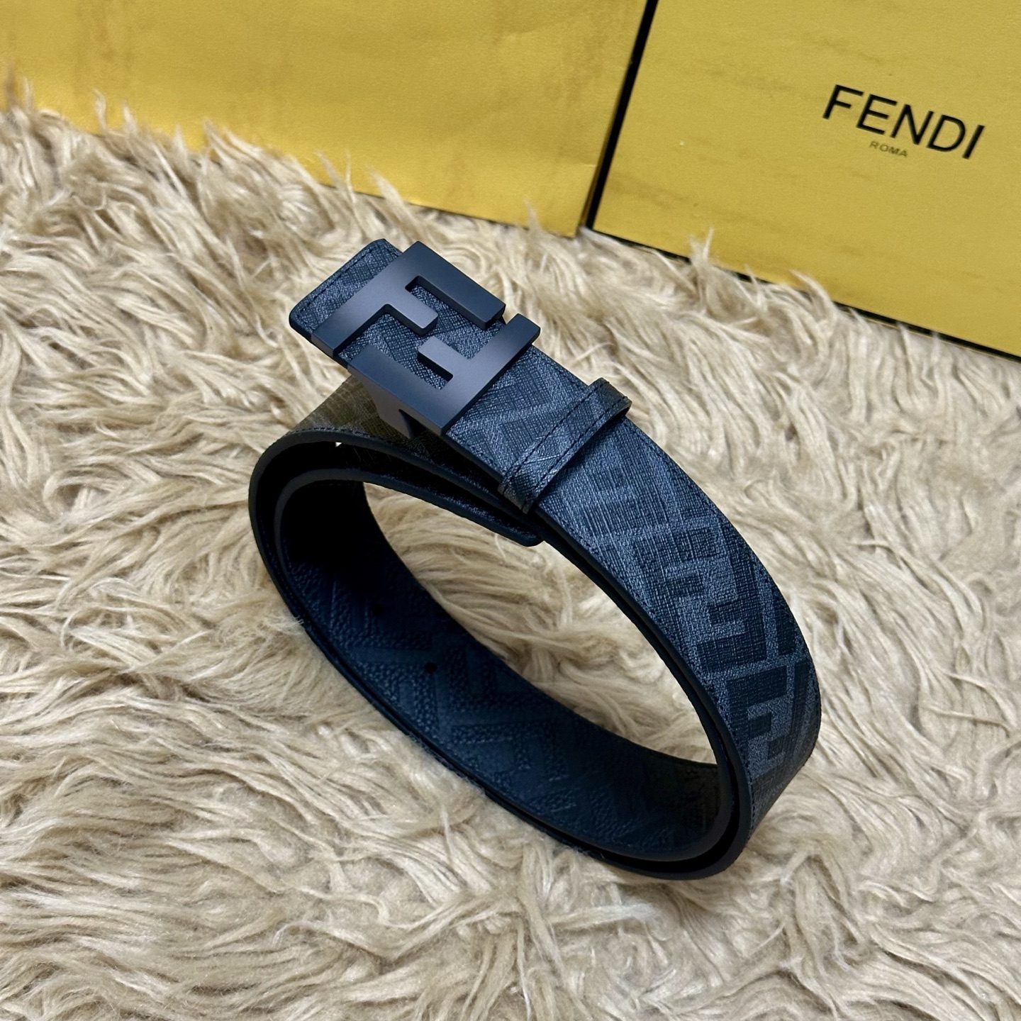 FENDI（芬迪）专柜同款 宽4.0CM 双环正反用腰带 FF按钉搭扣 黑色Cuoio Romano皮革