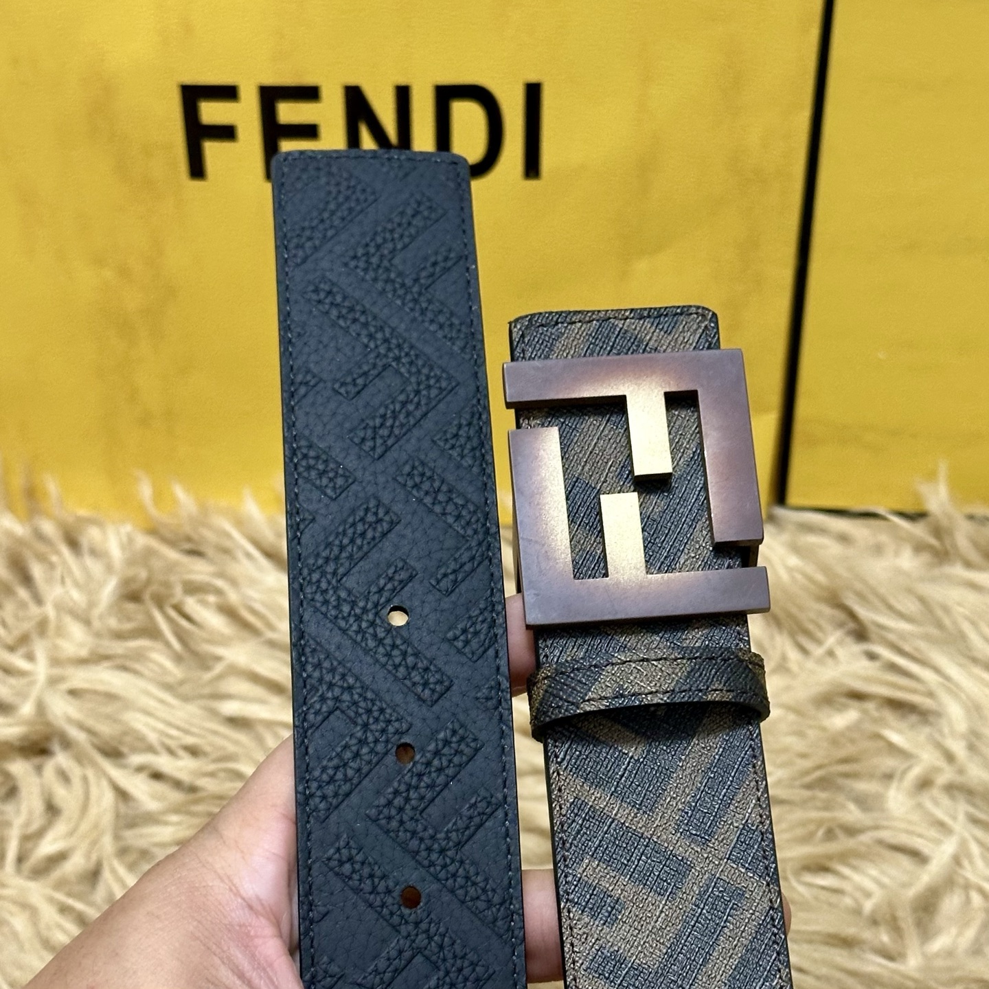 FENDI（芬迪）专柜同款 宽4.0CM 双环正反用腰带 FF按钉搭扣 黑色Cuoio Romano皮革