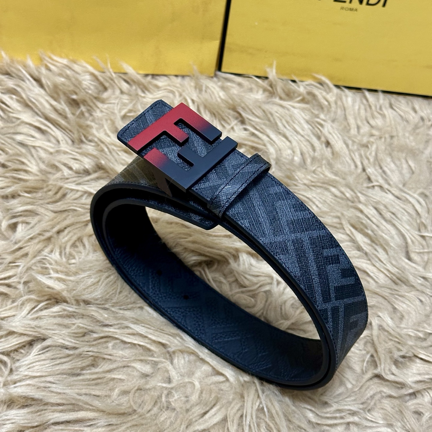 FENDI（芬迪）专柜同款 宽4.0CM 双环正反用腰带 FF按钉搭扣 黑色Cuoio Romano皮革