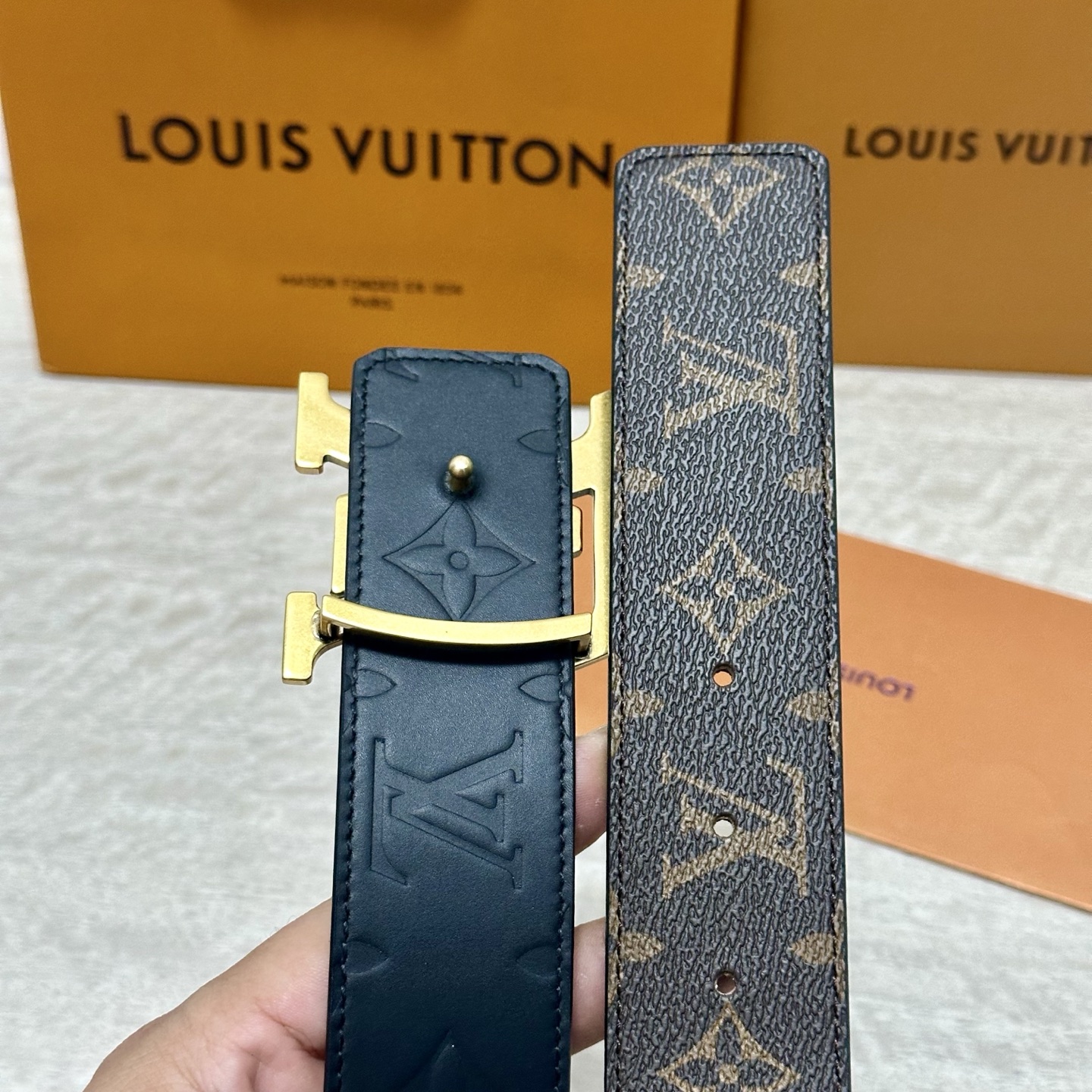 P LV.路易威登 宽40MM双面原版小牛皮 搭配单钌钯电镀扣 完美的手感.油边 出众的设计.风格 高贵