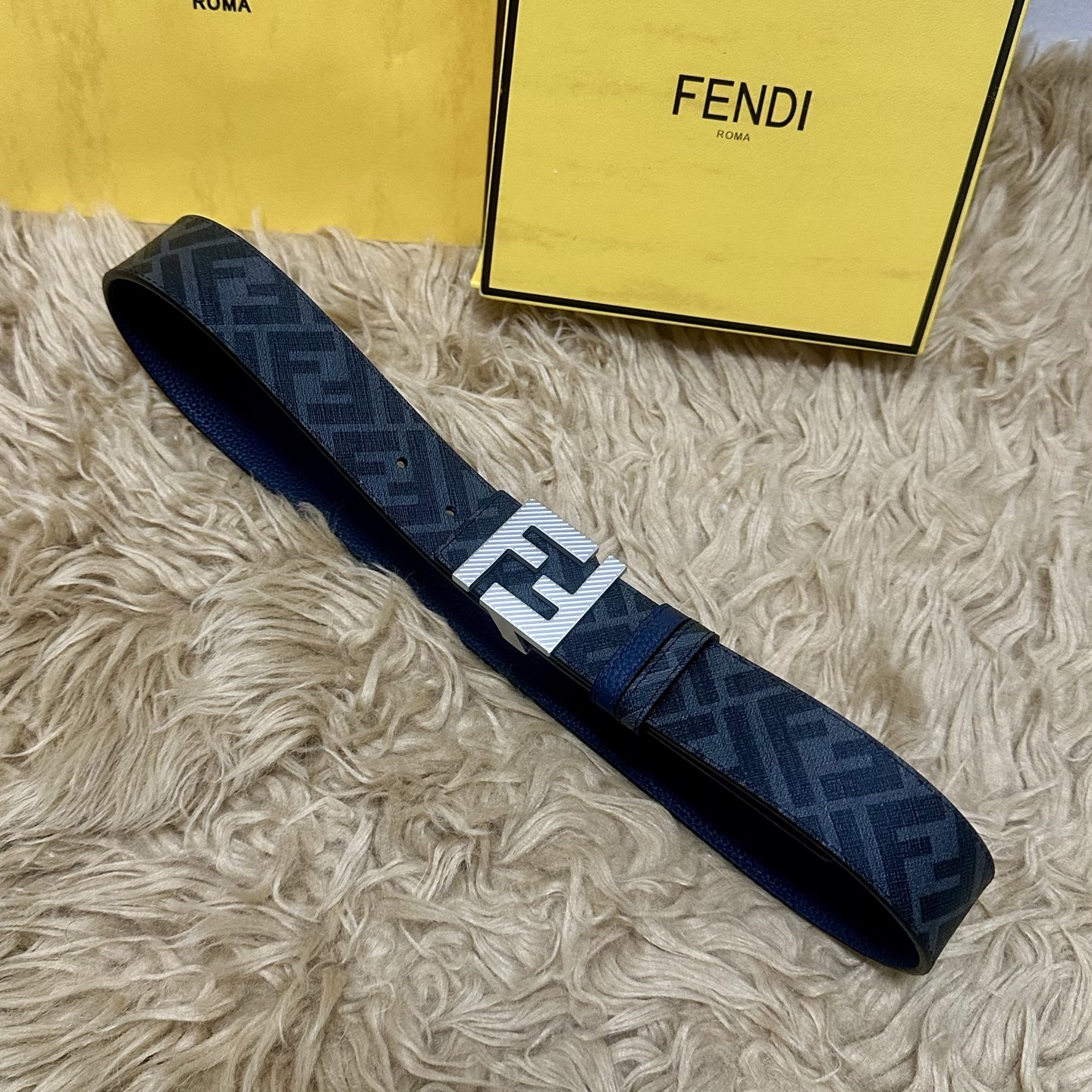 P FENDI（芬迪）专柜同款 宽4.0CM 双环正反用腰带 FF按钉搭扣 蓝色Cuoio Romano