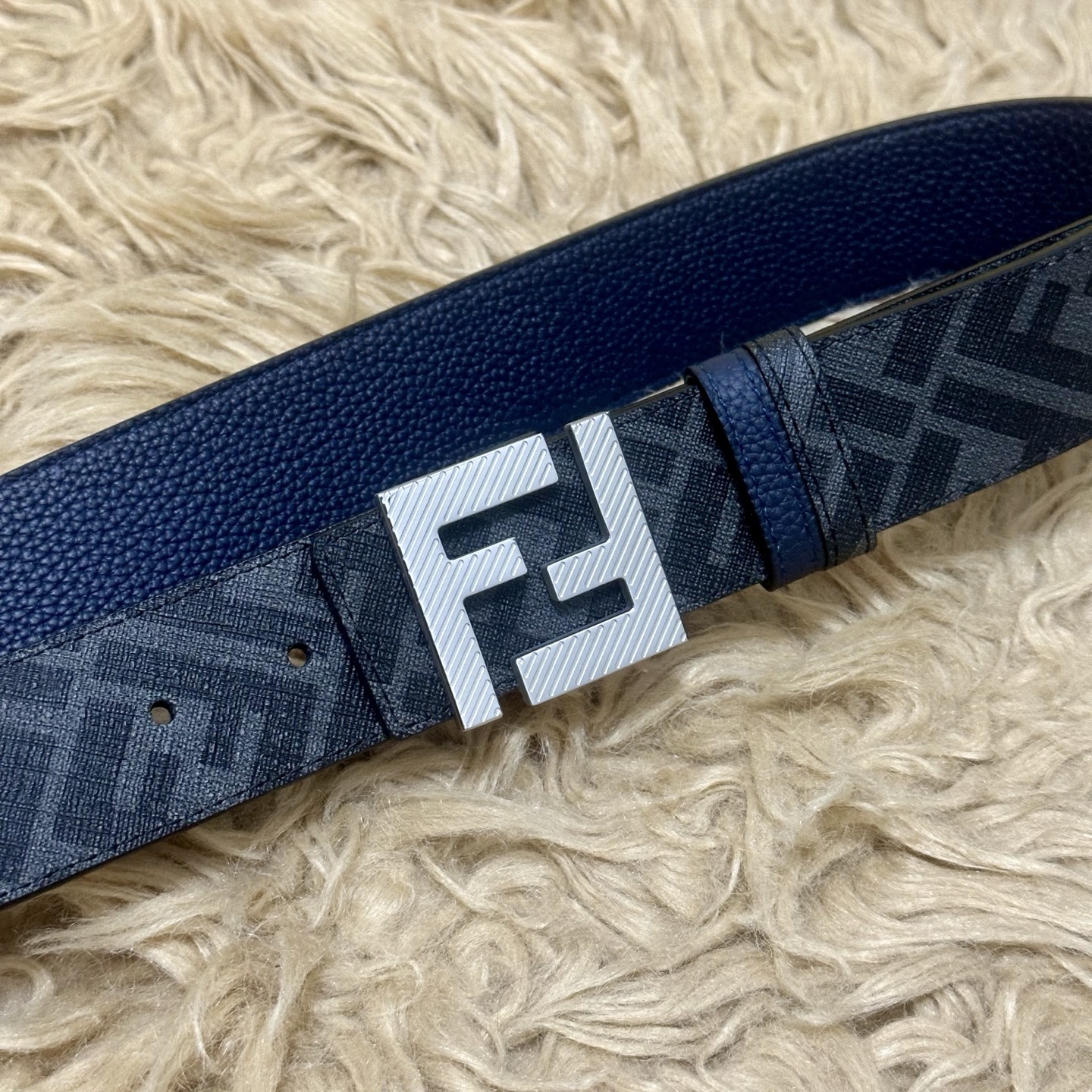 P FENDI（芬迪）专柜同款 宽4.0CM 双环正反用腰带 FF按钉搭扣 蓝色Cuoio Romano