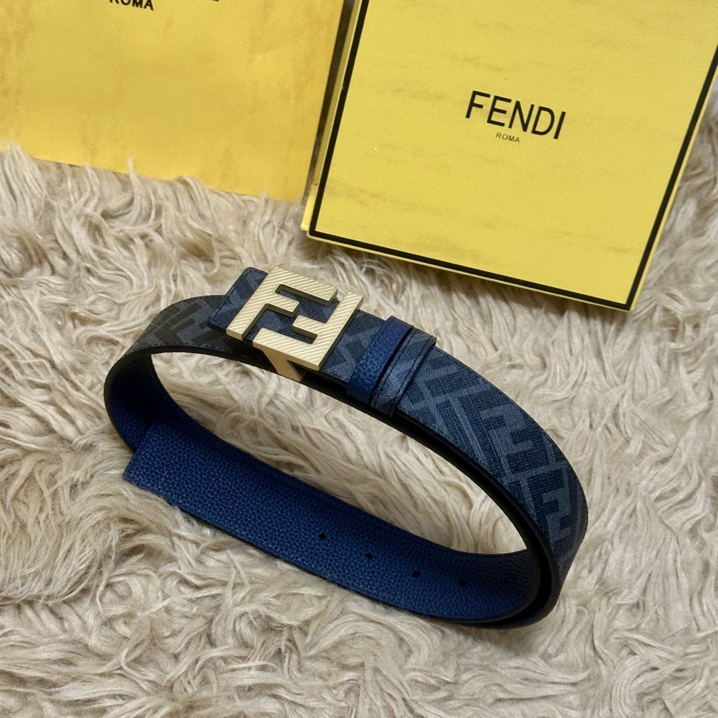 P FENDI（芬迪）专柜同款 宽4.0CM 双环正反用腰带 FF按钉搭扣 蓝色Cuoio Romano