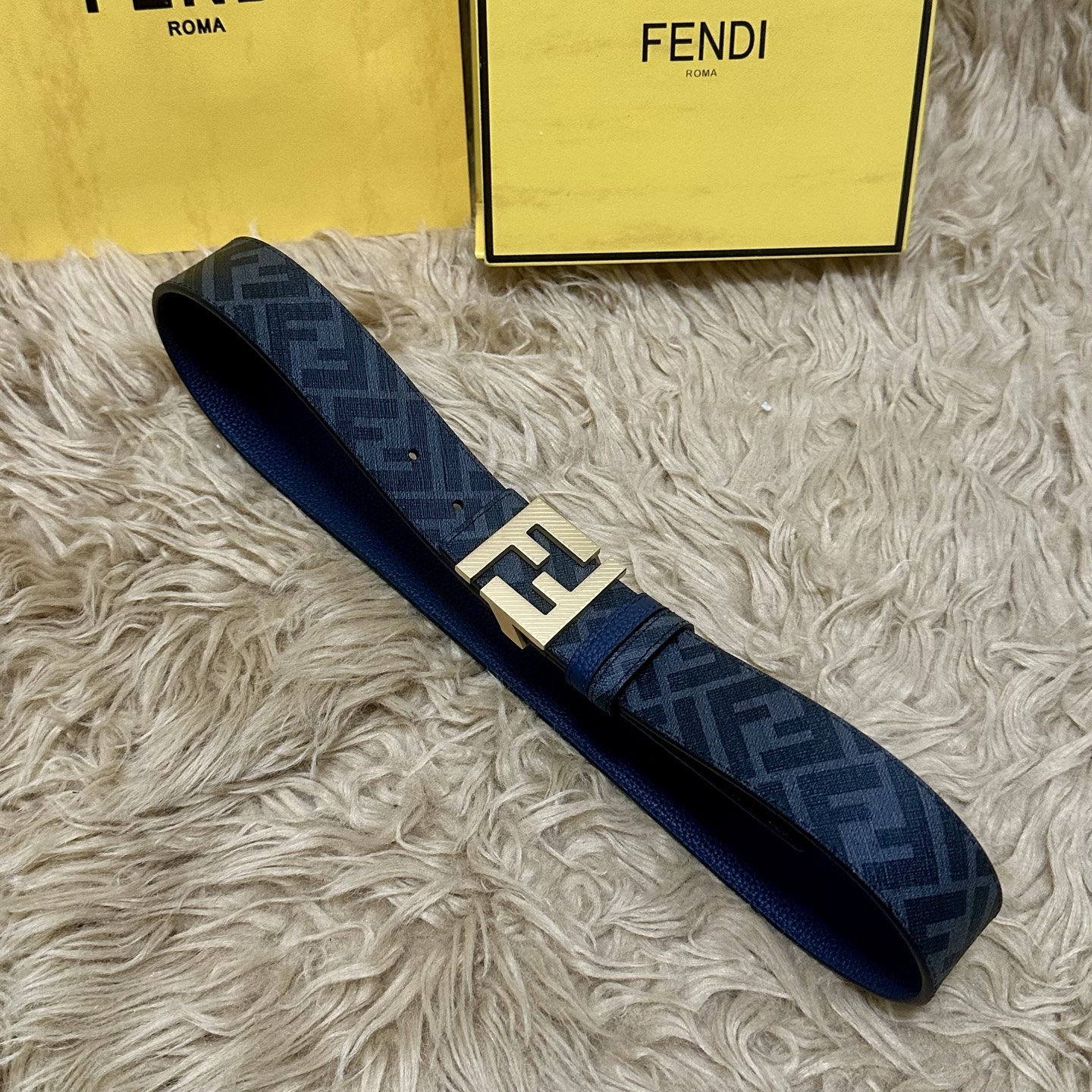 P FENDI（芬迪）专柜同款 宽4.0CM 双环正反用腰带 FF按钉搭扣 蓝色Cuoio Romano