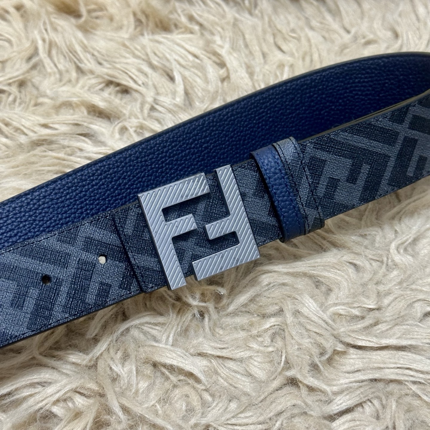 P FENDI（芬迪）专柜同款 宽4.0CM 双环正反用腰带 FF按钉搭扣 蓝色Cuoio Romano