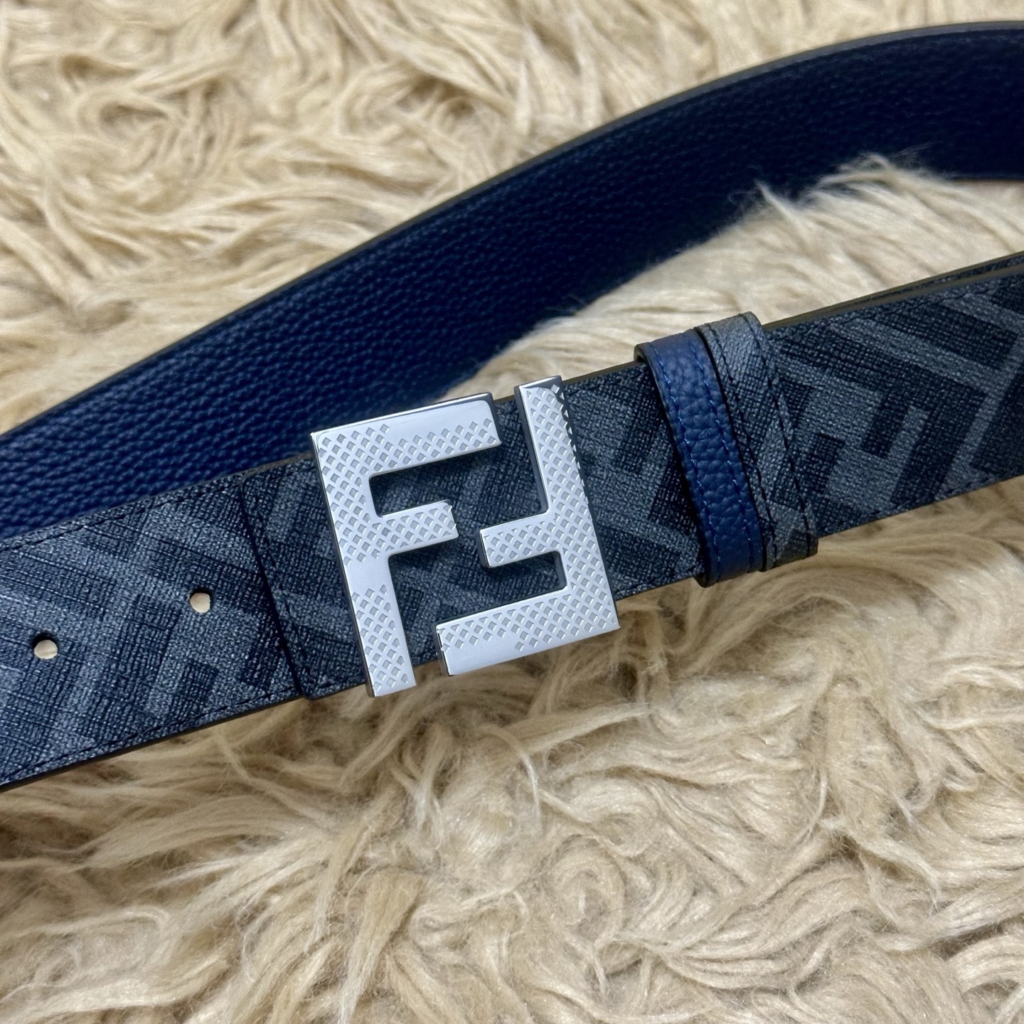 P FENDI（芬迪）专柜同款 宽4.0CM 双环正反用腰带 FF按钉搭扣 蓝色Cuoio Romano