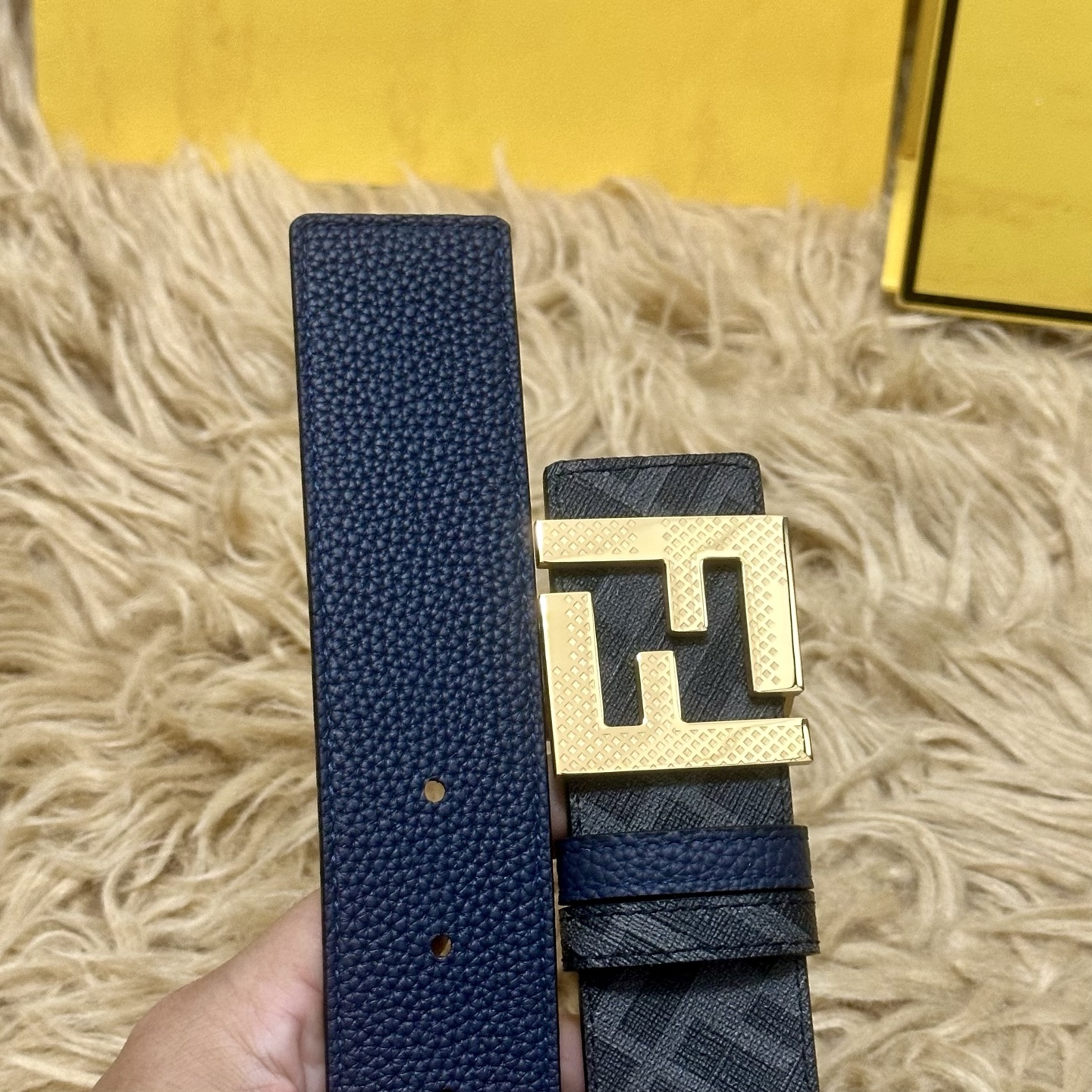 P FENDI（芬迪）专柜同款 宽4.0CM 双环正反用腰带 FF按钉搭扣 蓝色Cuoio Romano