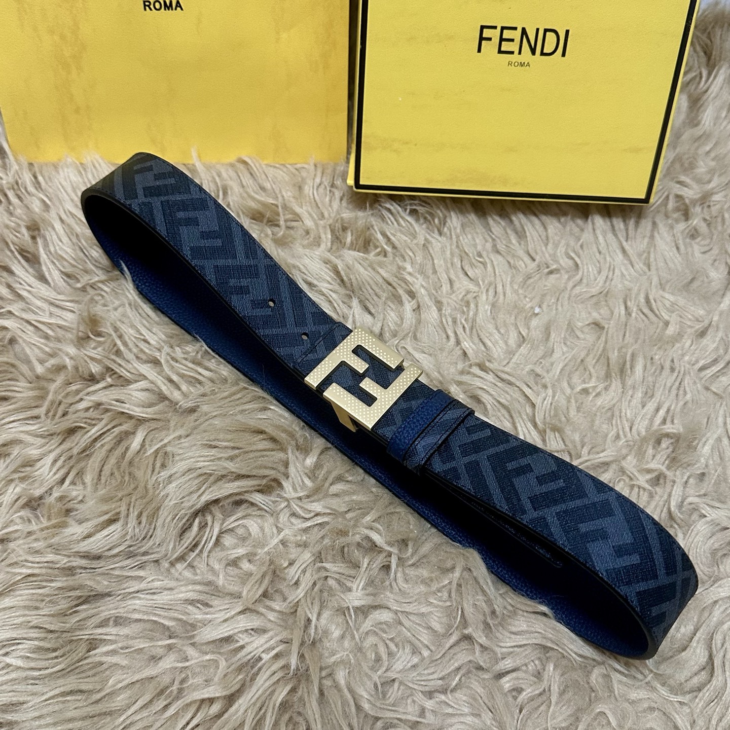 P FENDI（芬迪）专柜同款 宽4.0CM 双环正反用腰带 FF按钉搭扣 蓝色Cuoio Romano