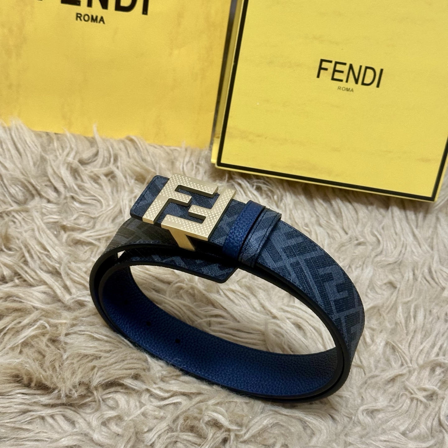 P FENDI（芬迪）专柜同款 宽4.0CM 双环正反用腰带 FF按钉搭扣 蓝色Cuoio Romano