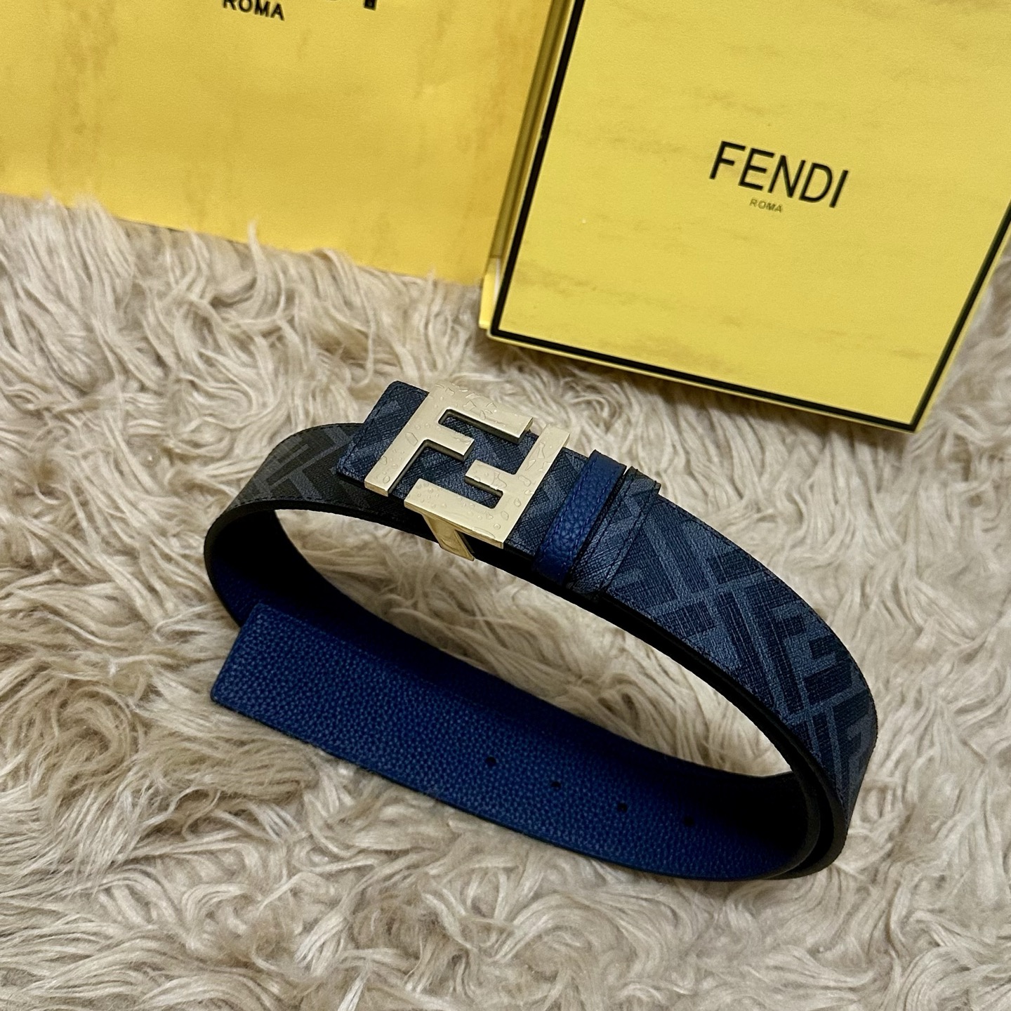 P FENDI（芬迪）专柜同款 宽4.0CM 双环正反用腰带 FF按钉搭扣 蓝色Cuoio Romano