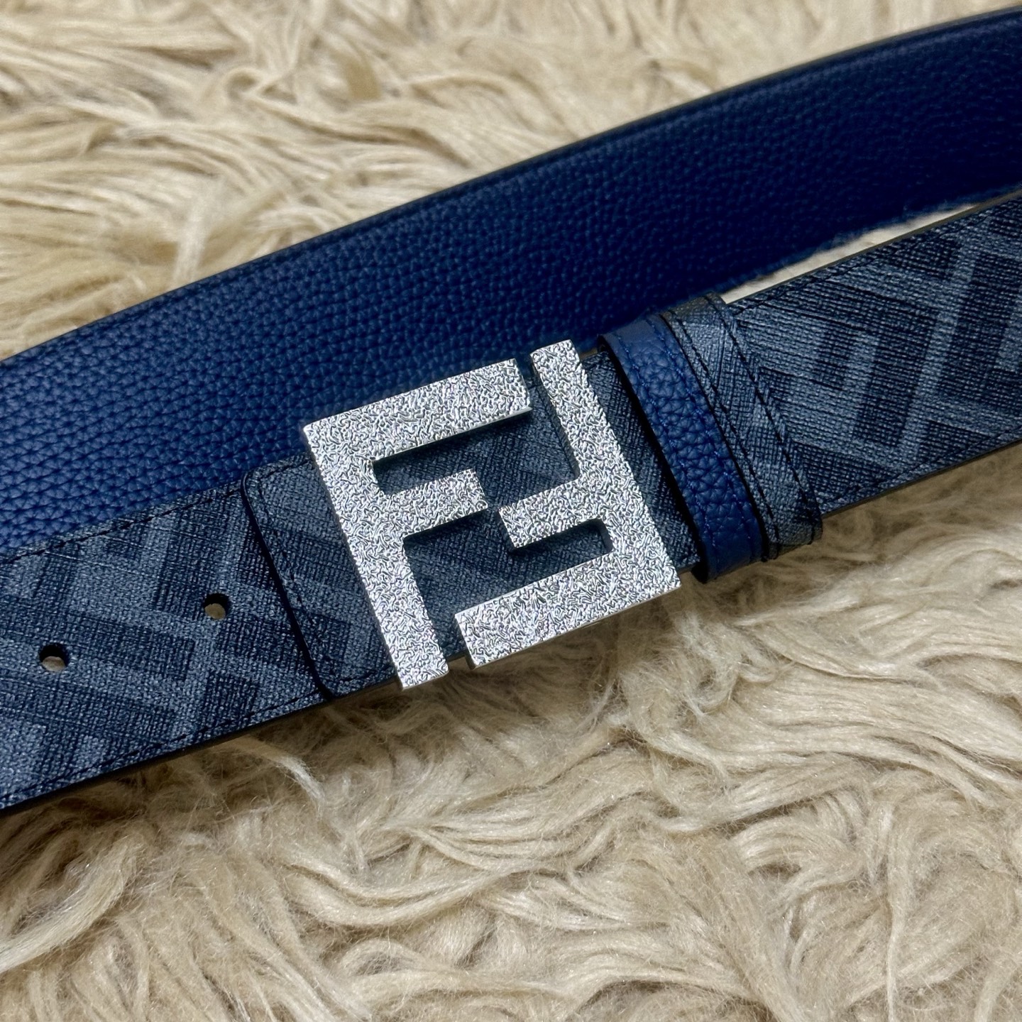 P FENDI（芬迪）专柜同款 宽4.0CM 双环正反用腰带 FF按钉搭扣 蓝色Cuoio Romano