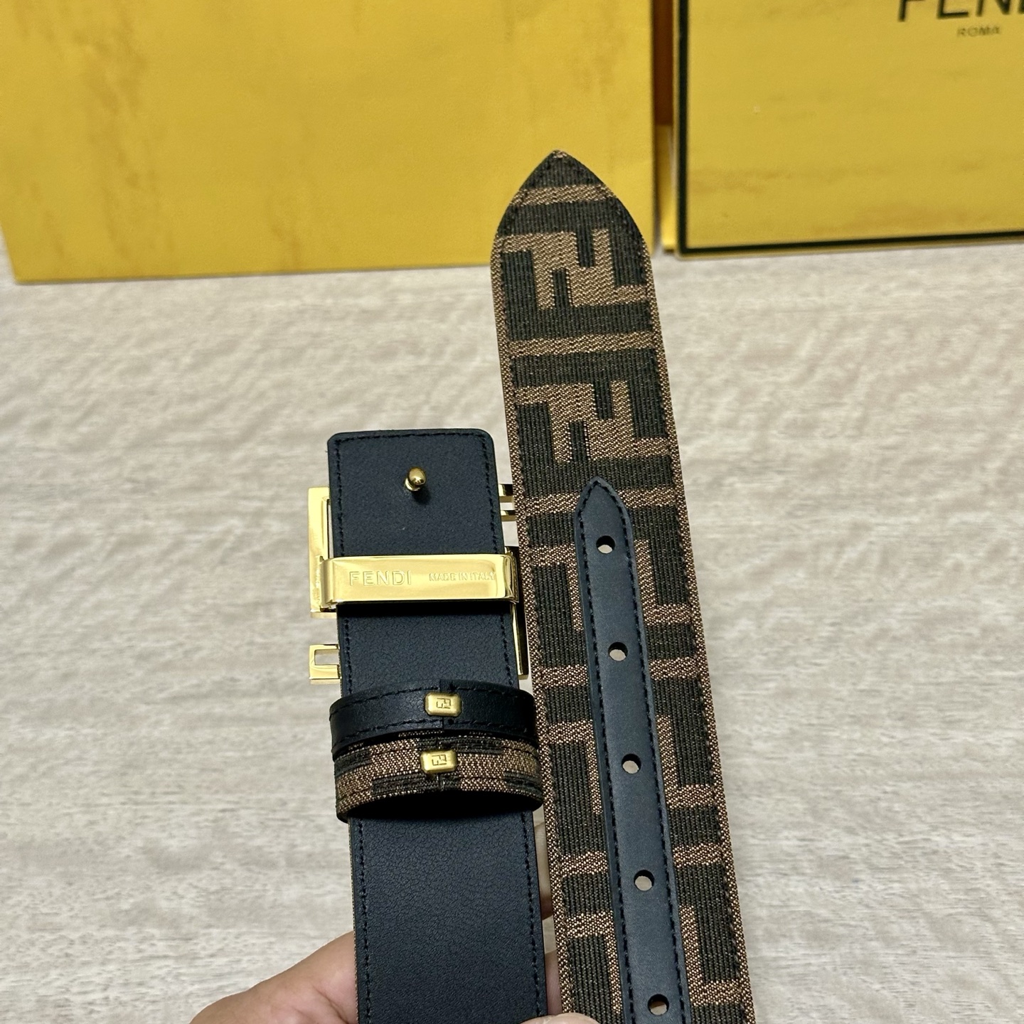 FENDl（芬迪）专柜同款 宽3.8CM 原版定制布料 FF图案布料材质 黑色皮革内衬 单钉镀钯金属配件