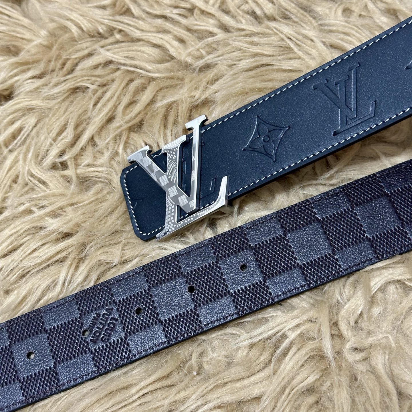 LV.路易威登 宽40MM双面原版小牛皮 搭配单钌钯电镀扣 完美的手感.油边 出众的设计.风格 高贵奢华