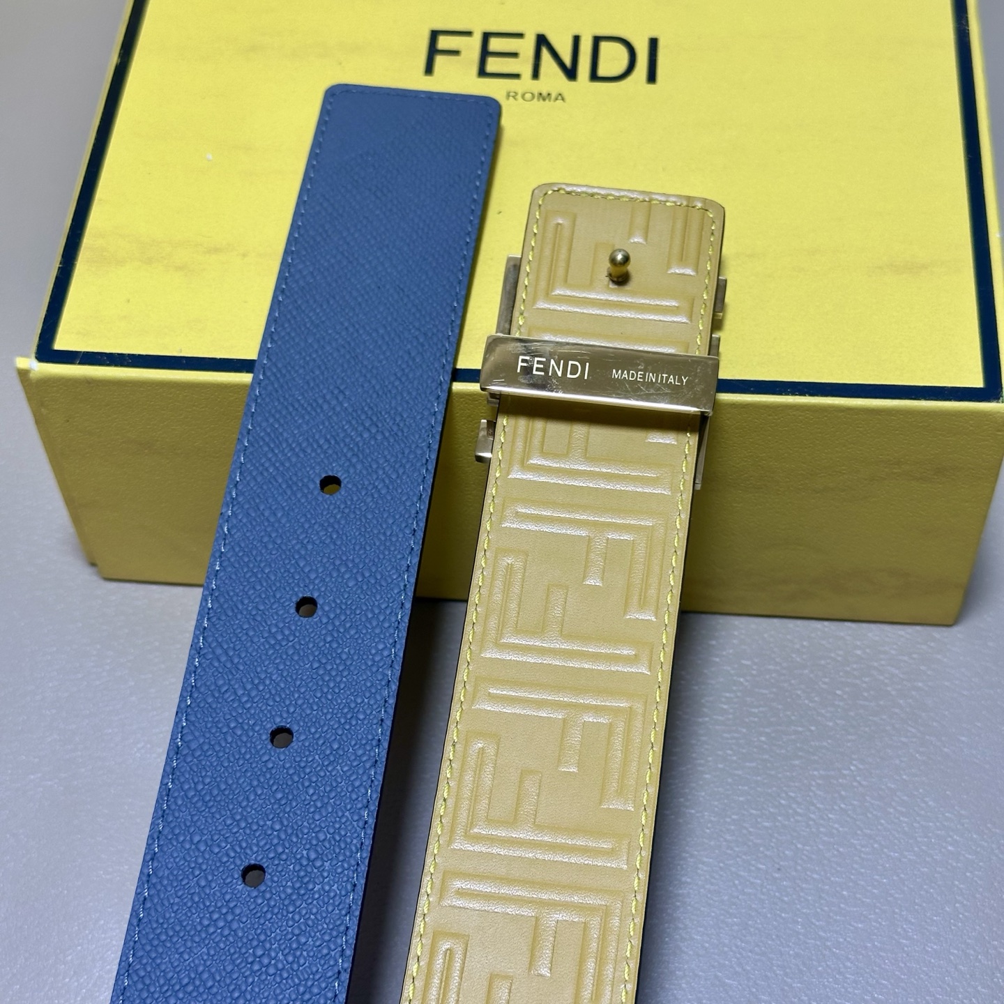 FENDl （芬迪）宽40MM双面原版小牛皮 搭配单钌钯电镀扣 完美的手感.油边 出众的设计.风格 高贵