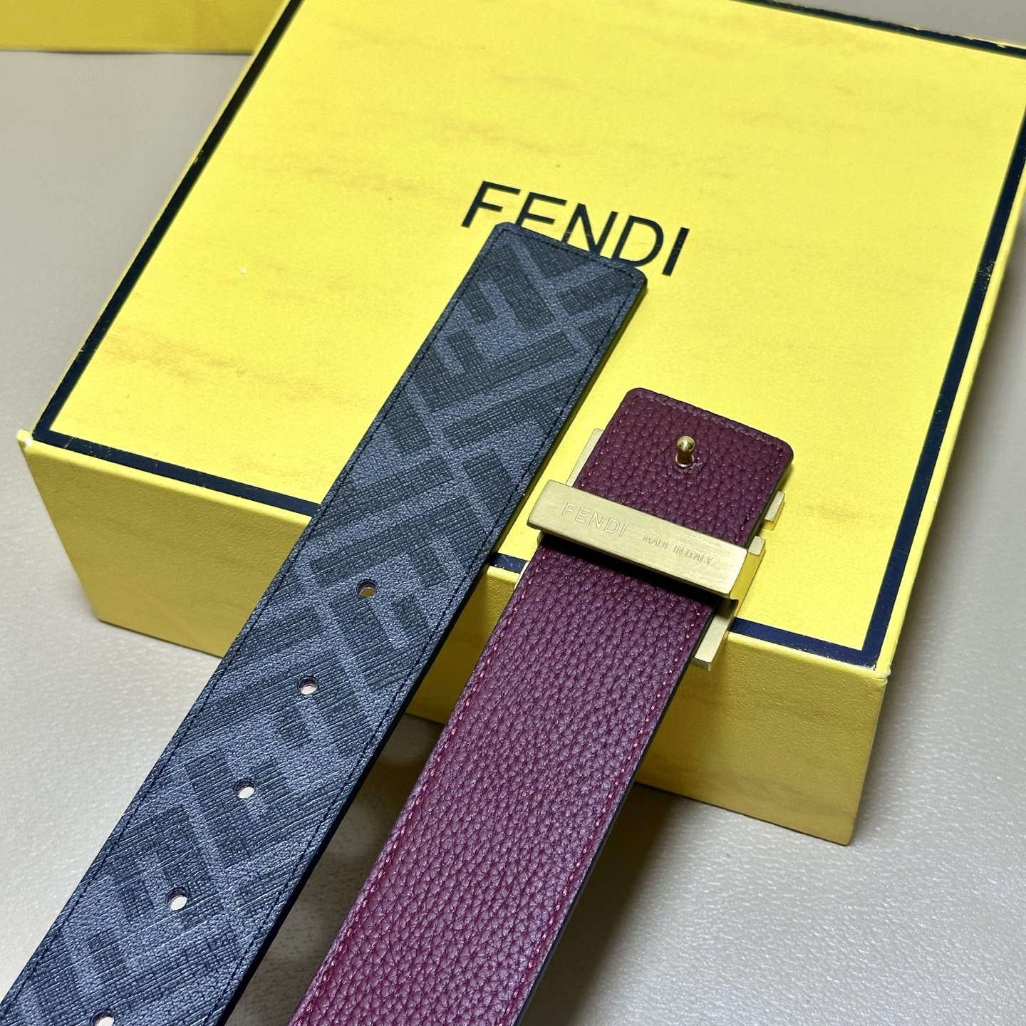 FENDI（芬迪）专柜同款 宽4.0CM 双环正反用腰带 FF按钉搭扣 酒红色Cuoio Romano皮