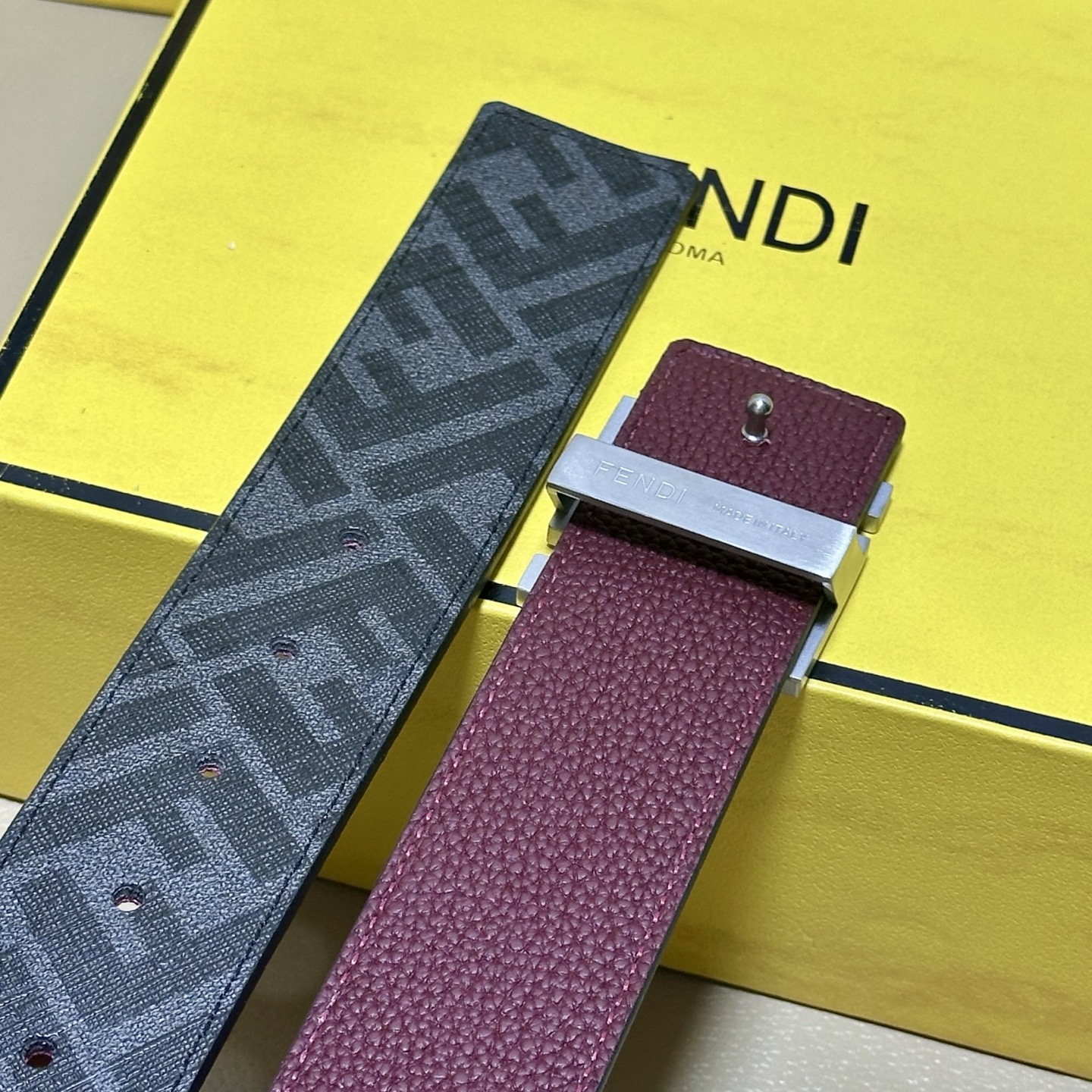 FENDI（芬迪）专柜同款 宽4.0CM 双环正反用腰带 FF按钉搭扣 酒红色Cuoio Romano皮