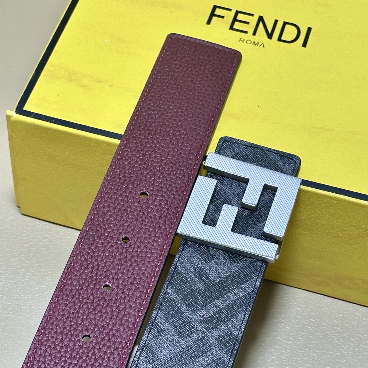 FENDI（芬迪）专柜同款 宽4.0CM 双环正反用腰带 FF按钉搭扣 酒红色Cuoio Romano皮