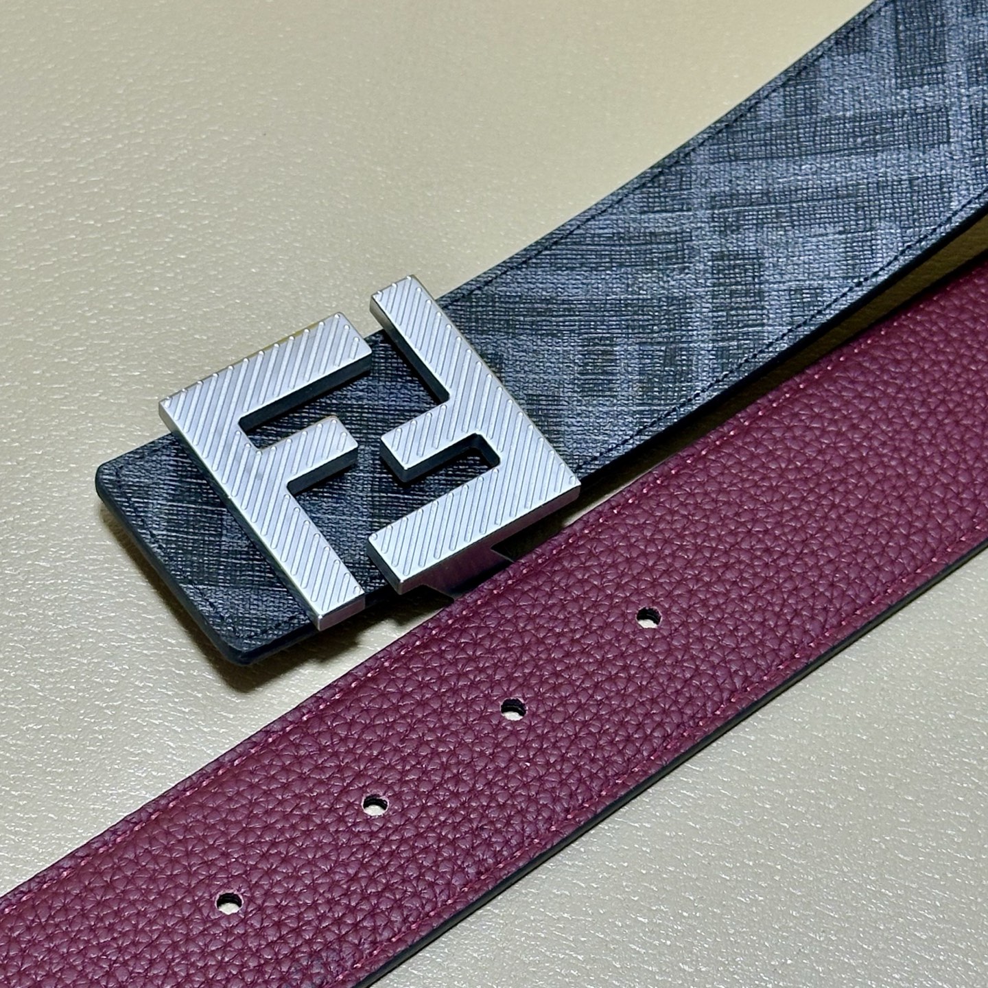 FENDI（芬迪）专柜同款 宽4.0CM 双环正反用腰带 FF按钉搭扣 酒红色Cuoio Romano皮