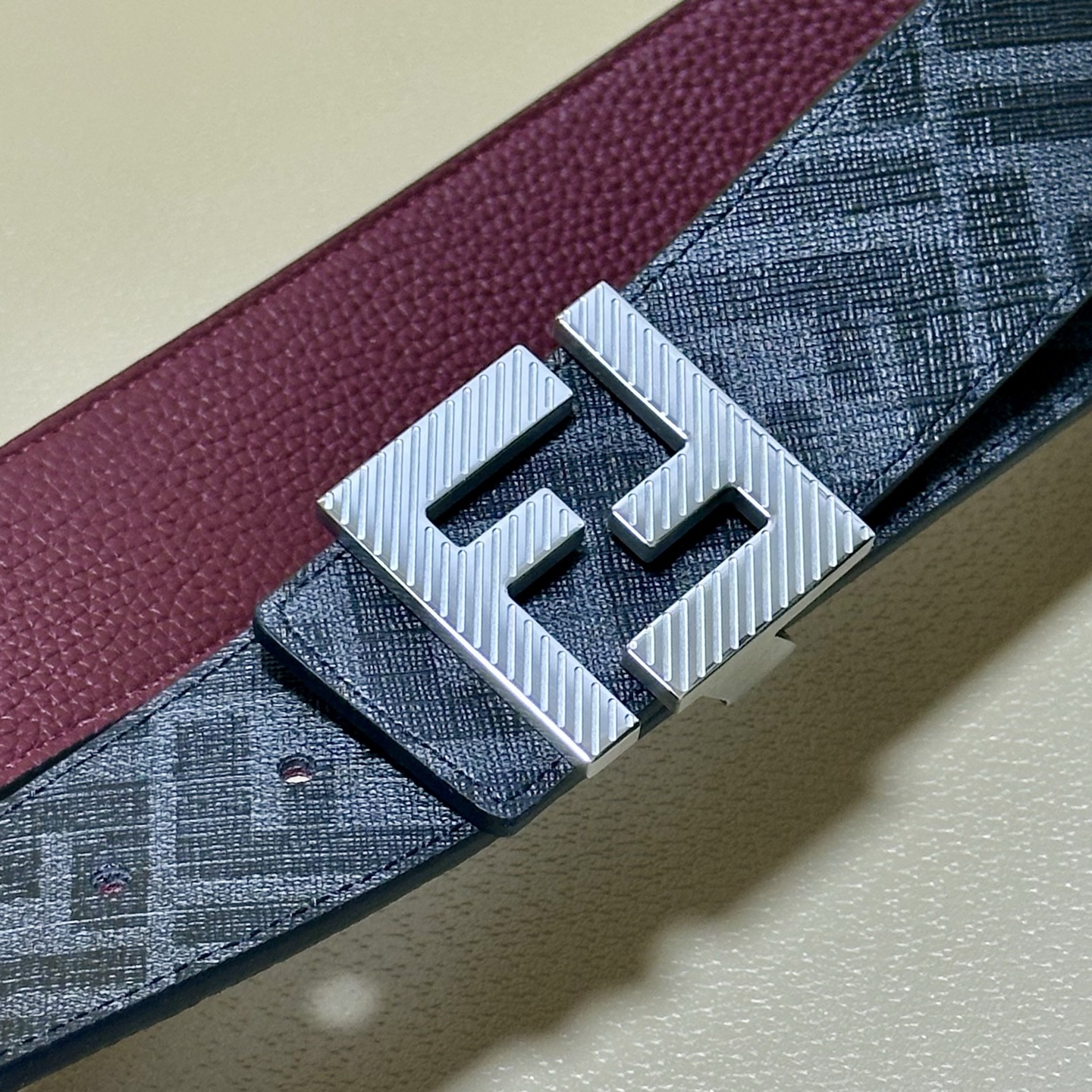 FENDI（芬迪）专柜同款 宽4.0CM 双环正反用腰带 FF按钉搭扣 酒红色Cuoio Romano皮