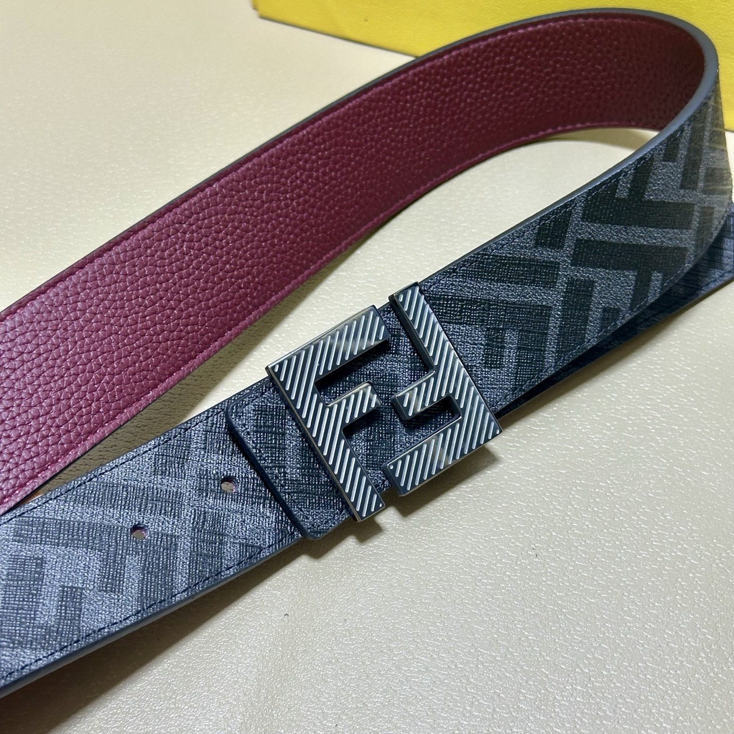 FENDI（芬迪）专柜同款 宽4.0CM 双环正反用腰带 FF按钉搭扣 酒红色Cuoio Romano皮