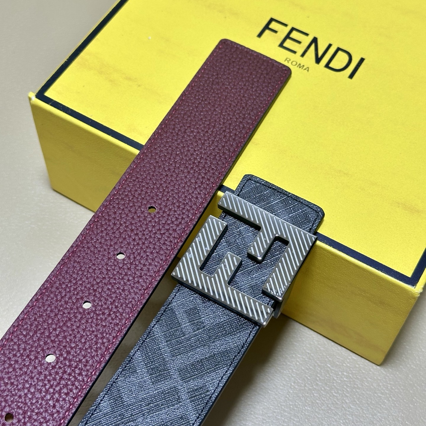 FENDI（芬迪）专柜同款 宽4.0CM 双环正反用腰带 FF按钉搭扣 酒红色Cuoio Romano皮