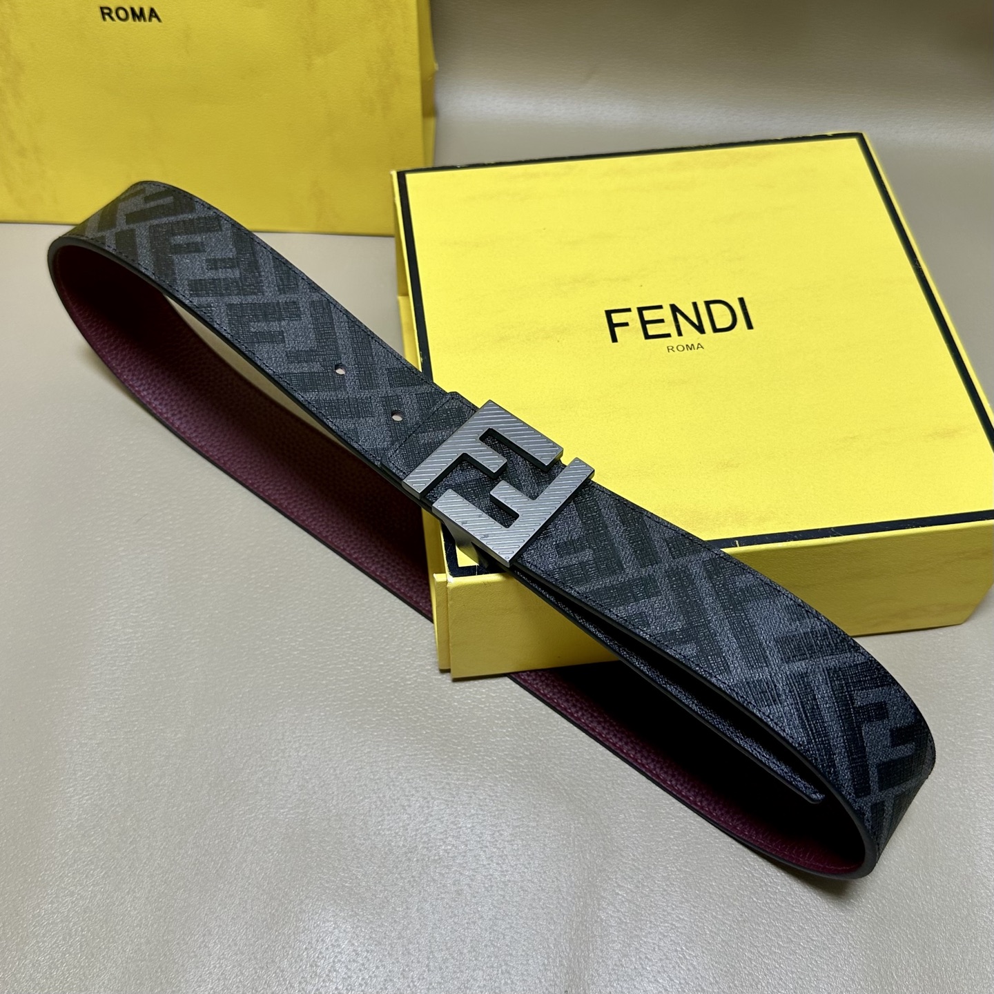 FENDI（芬迪）专柜同款 宽4.0CM 双环正反用腰带 FF按钉搭扣 酒红色Cuoio Romano皮