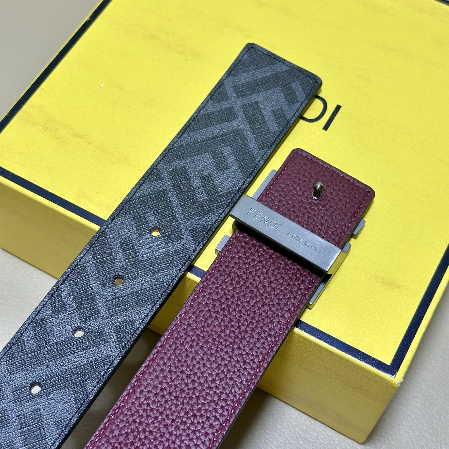 FENDI（芬迪）专柜同款 宽4.0CM 双环正反用腰带 FF按钉搭扣 酒红色Cuoio Romano皮