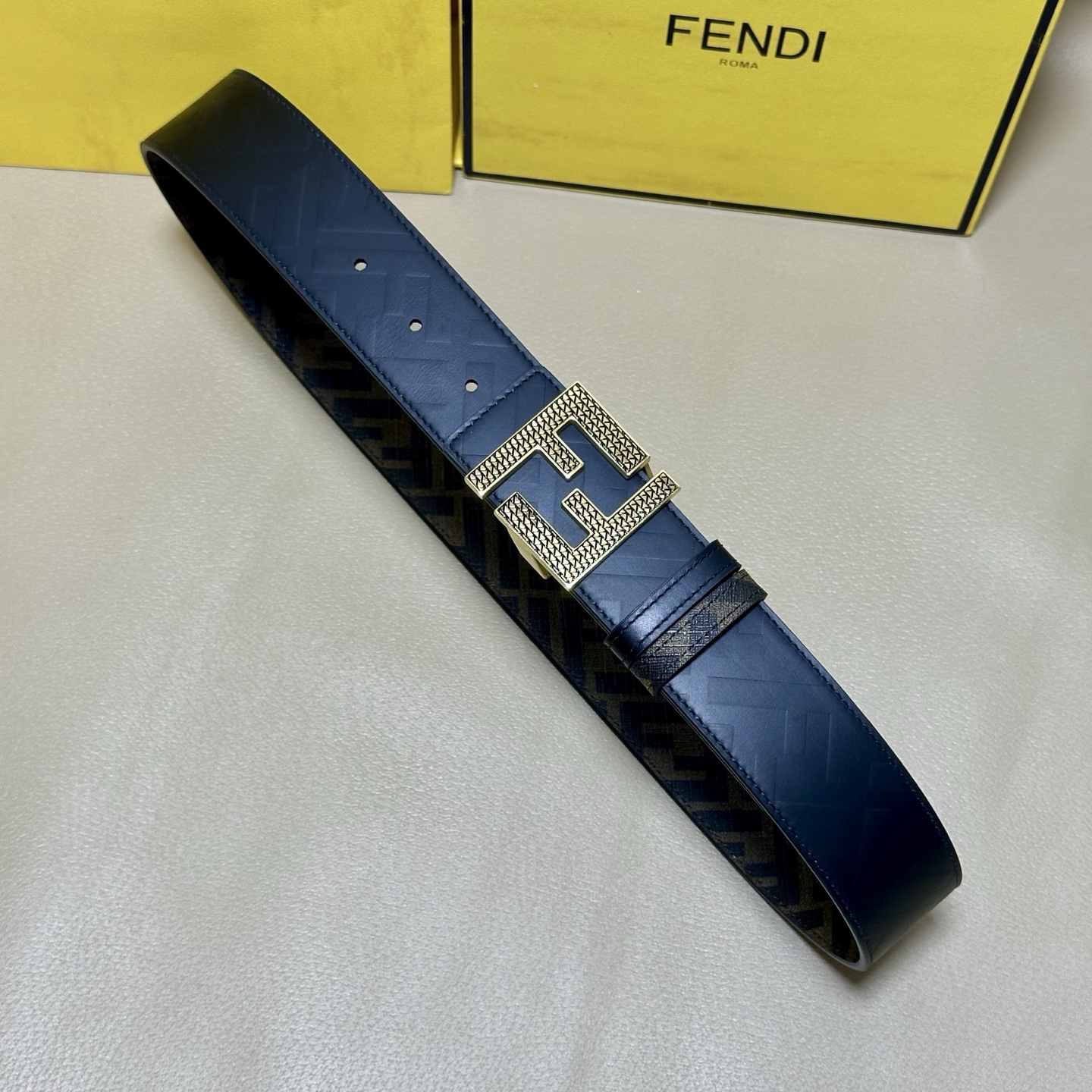 FENDI（芬迪）专柜同款 宽4.0CM 双环正反用腰带 FF按钉搭扣 黑色Cuoio Romano皮革