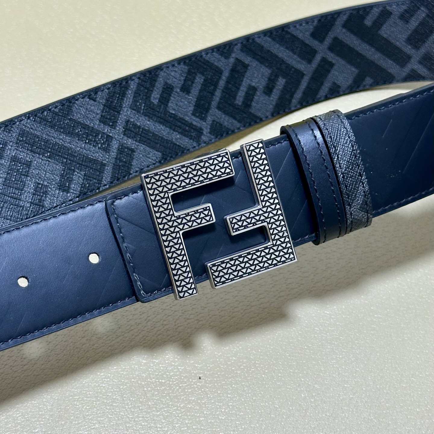 FENDI（芬迪）专柜同款 宽4.0CM 双环正反用腰带 FF按钉搭扣 黑色Cuoio Romano皮革