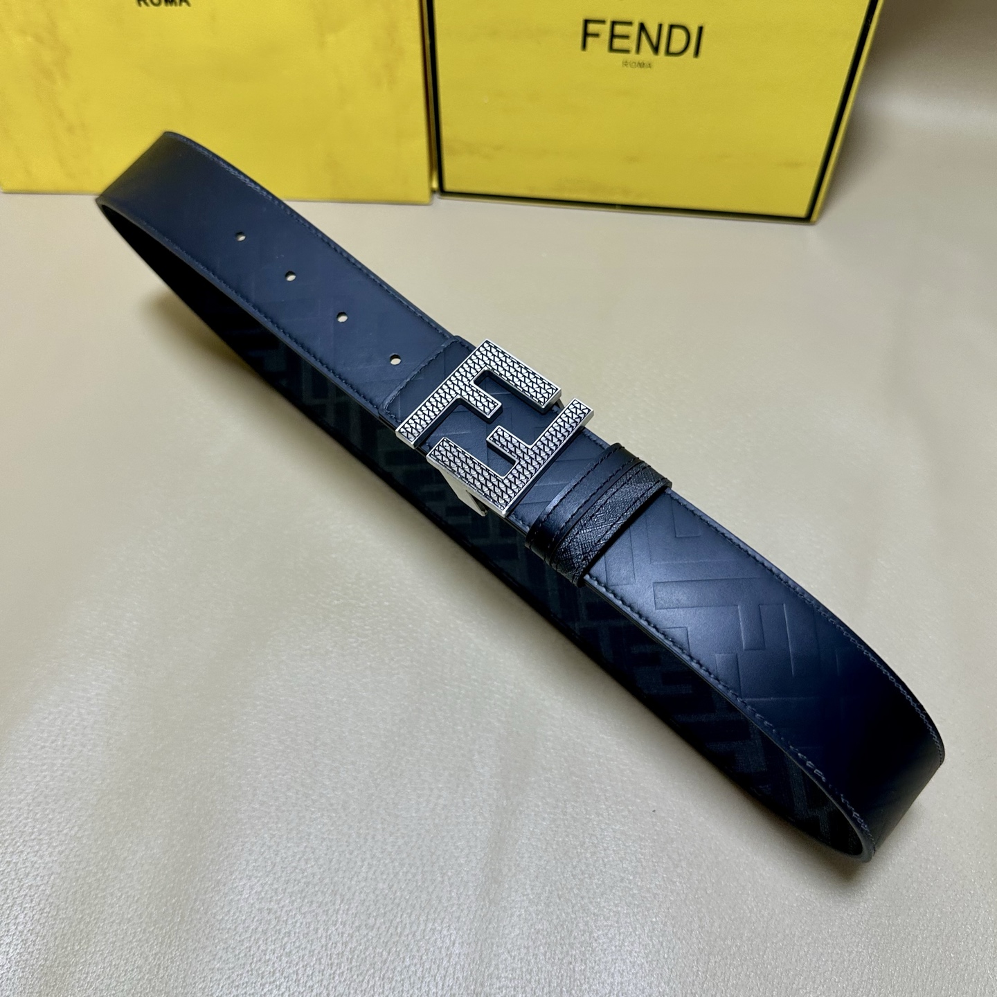 FENDI（芬迪）专柜同款 宽4.0CM 双环正反用腰带 FF按钉搭扣 黑色Cuoio Romano皮革