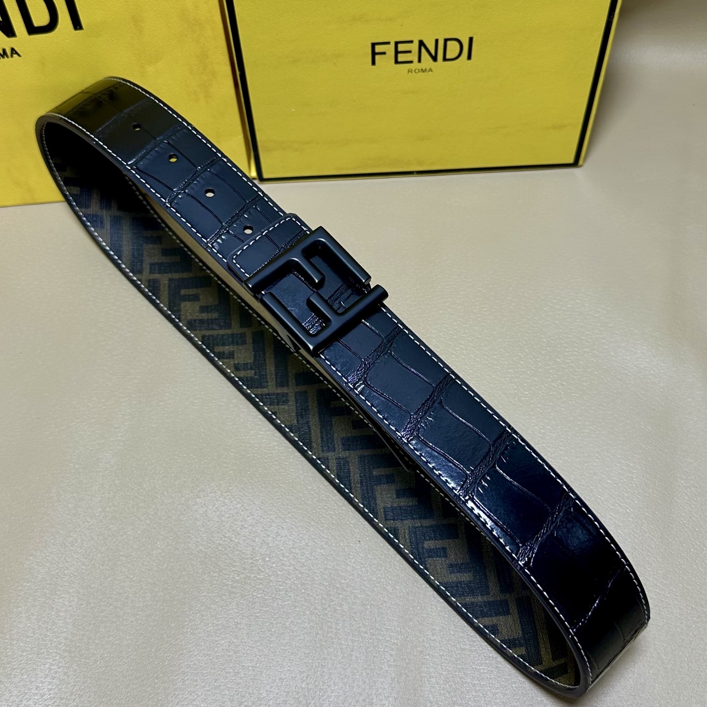 FENDI（芬迪）专柜同款 宽4.0CM 双环正反用腰带 FF按钉搭扣 黑色Cuoio Romano皮革