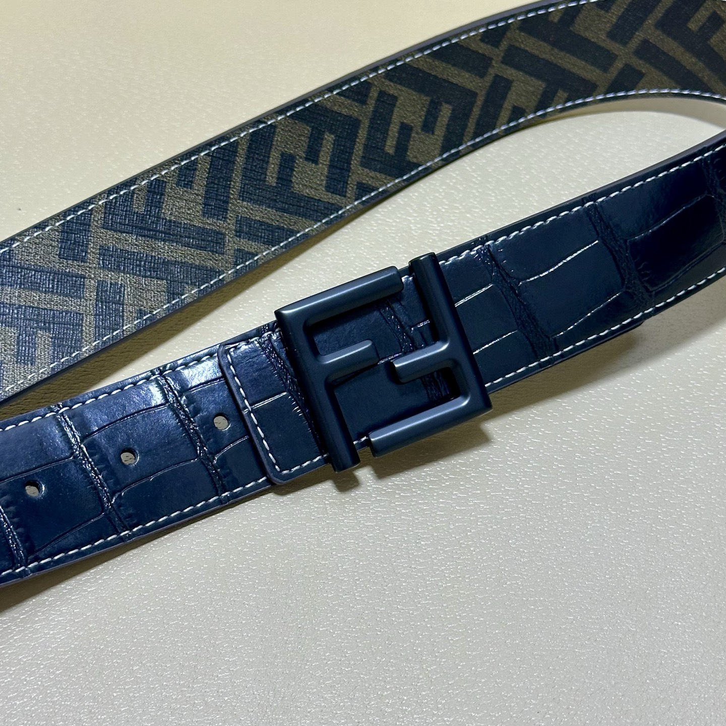 FENDI（芬迪）专柜同款 宽4.0CM 双环正反用腰带 FF按钉搭扣 黑色Cuoio Romano皮革