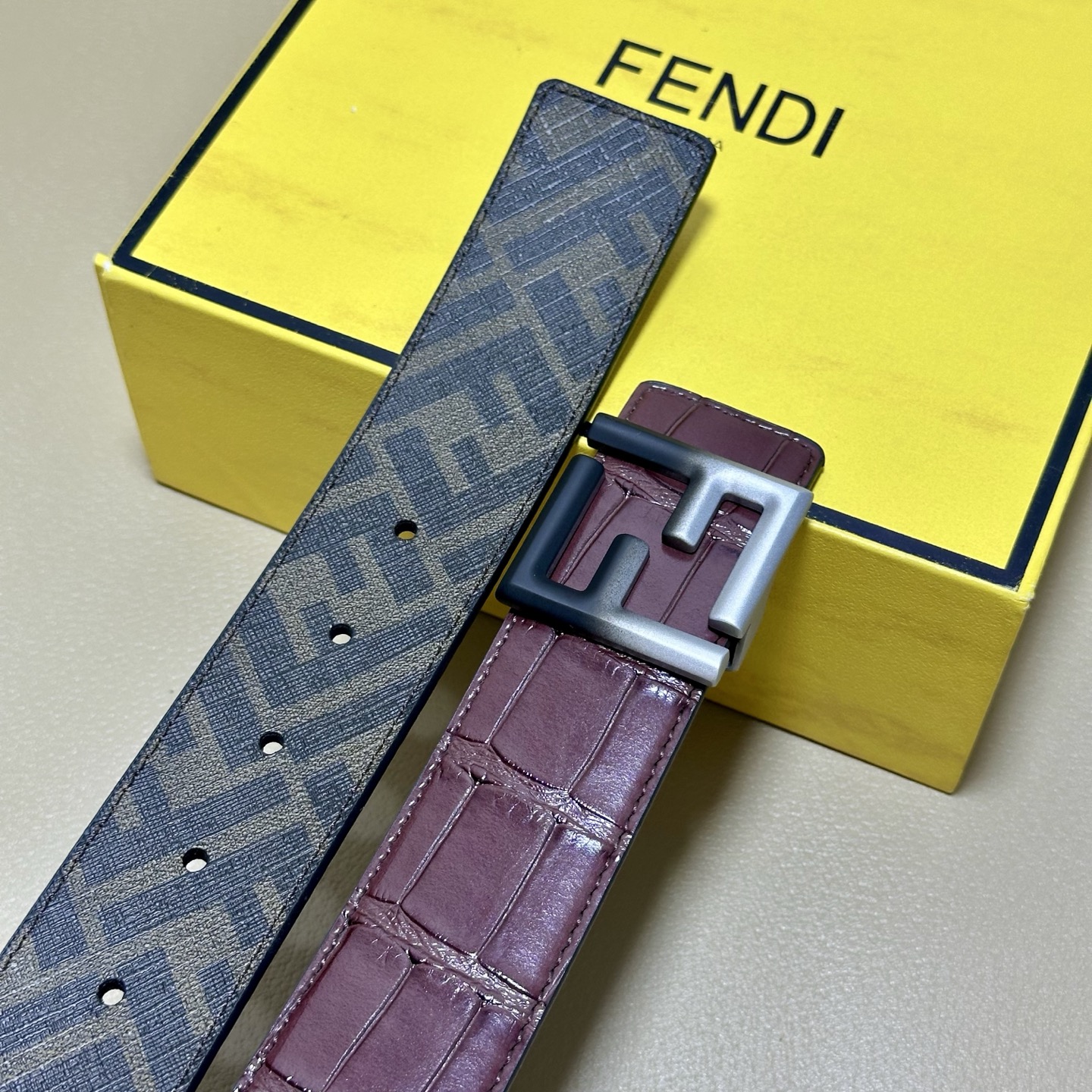 FENDI（芬迪）专柜同款 宽4.0CM 双环正反用腰带 FF按钉搭扣 棕色Cuoio Romano皮革