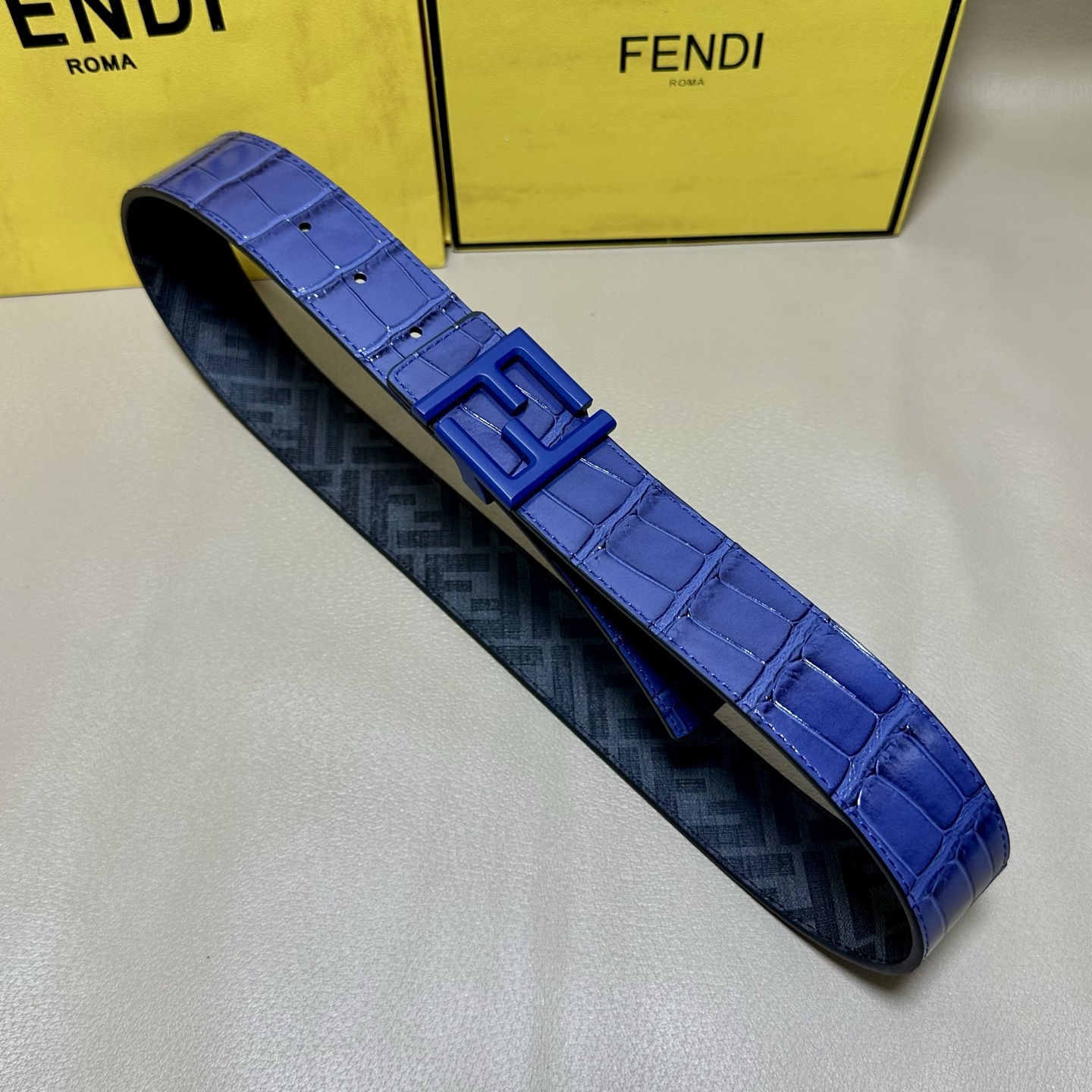FENDI（芬迪）专柜同款 宽4.0CM 双环正反用腰带 FF按钉搭扣 蓝色Cuoio Romano皮革