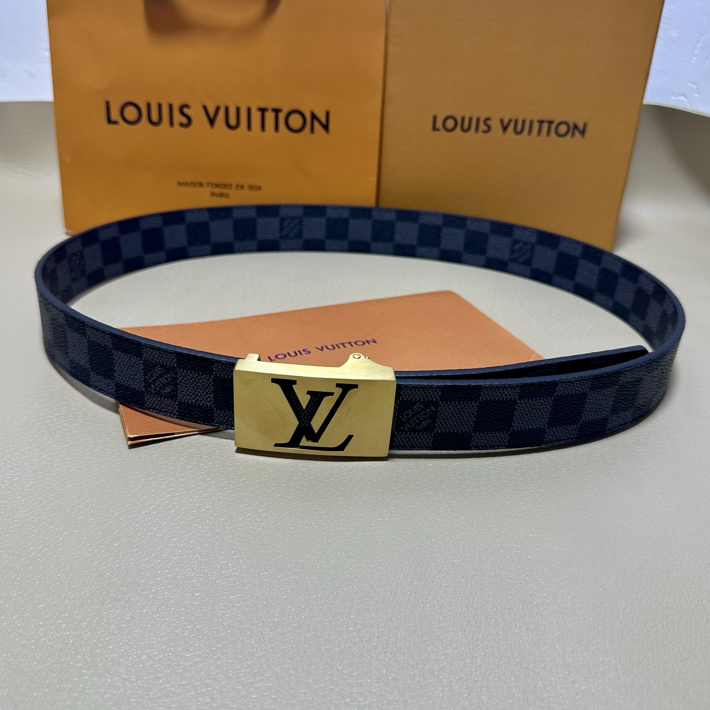 ［自动扣腰带］LV 宽3.5MM 双面进口头层牛皮制作 搭配经典钢扣 真材实料 时尚经典 做工精致 高端