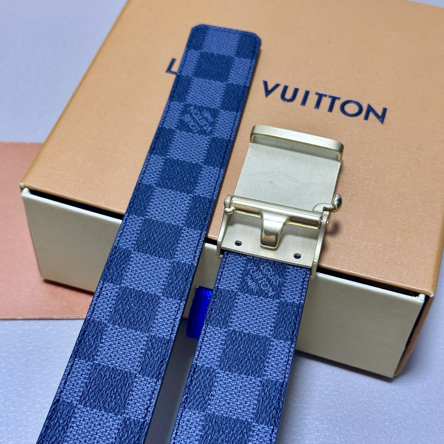 ［自动扣腰带］LV 宽3.5MM 双面进口头层牛皮制作 搭配经典钢扣 真材实料 时尚经典 做工精致 高端