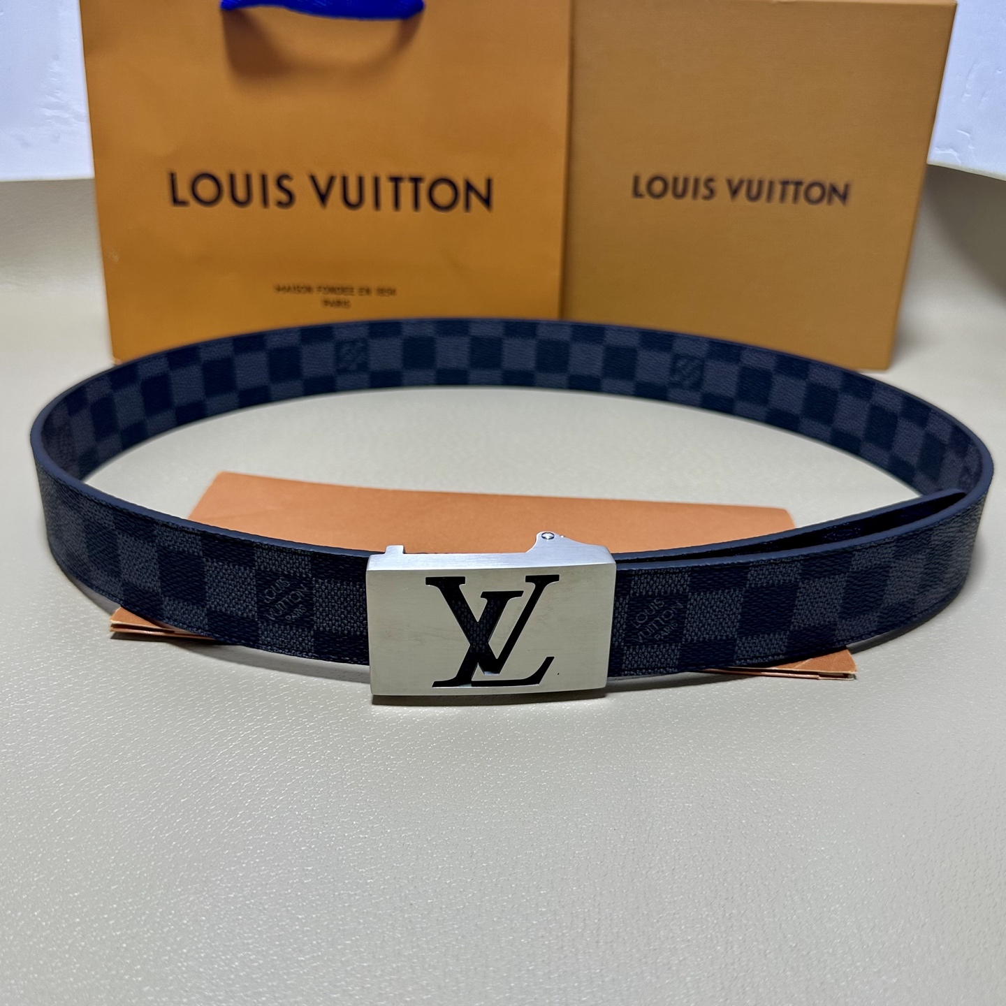 ［自动扣腰带］LV 宽3.5MM 双面进口头层牛皮制作 搭配经典钢扣 真材实料 时尚经典 做工精致 高端