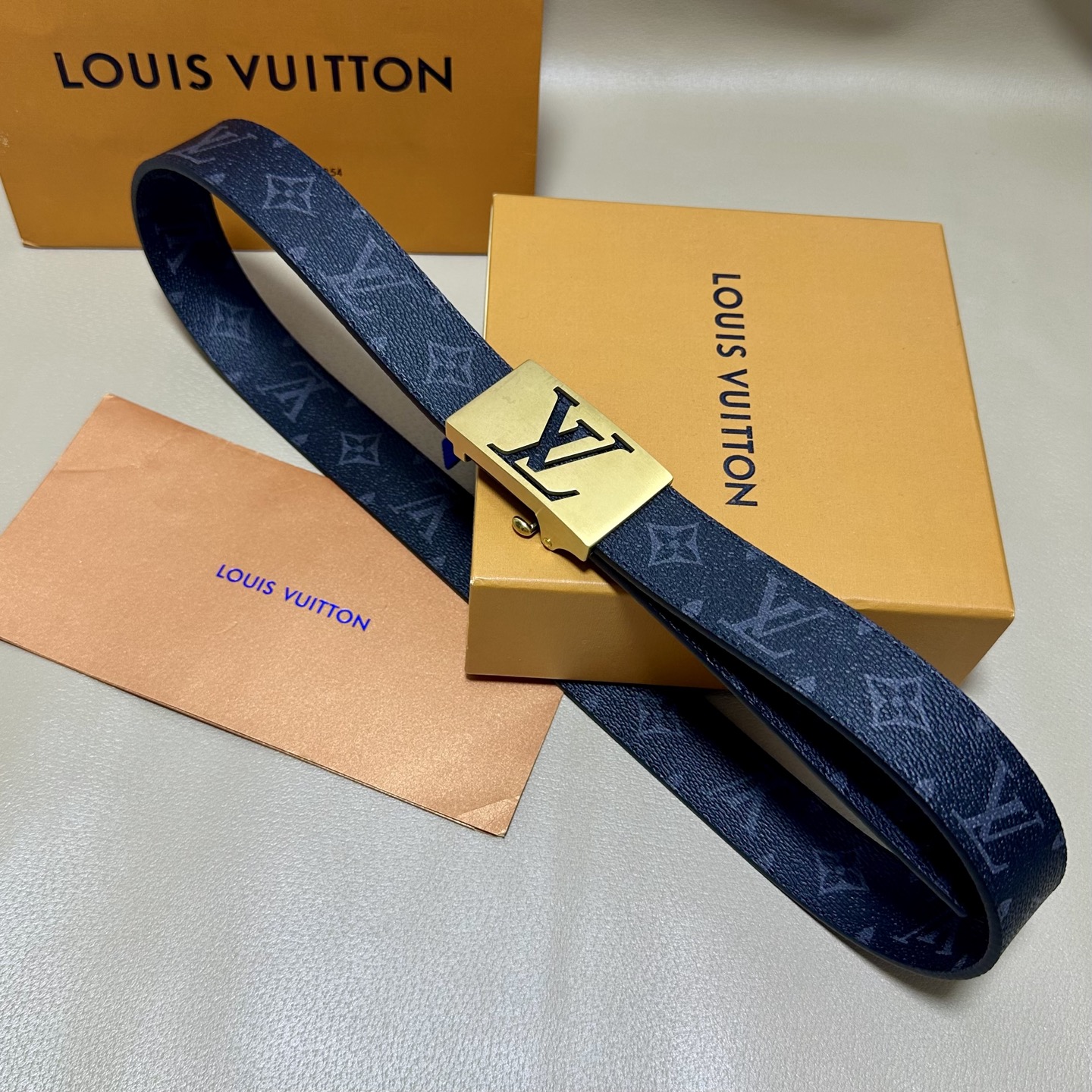 ［自动扣腰带］LV 宽3.5MM 双面进口头层牛皮制作 搭配经典钢扣 真材实料 时尚经典 做工精致 高端