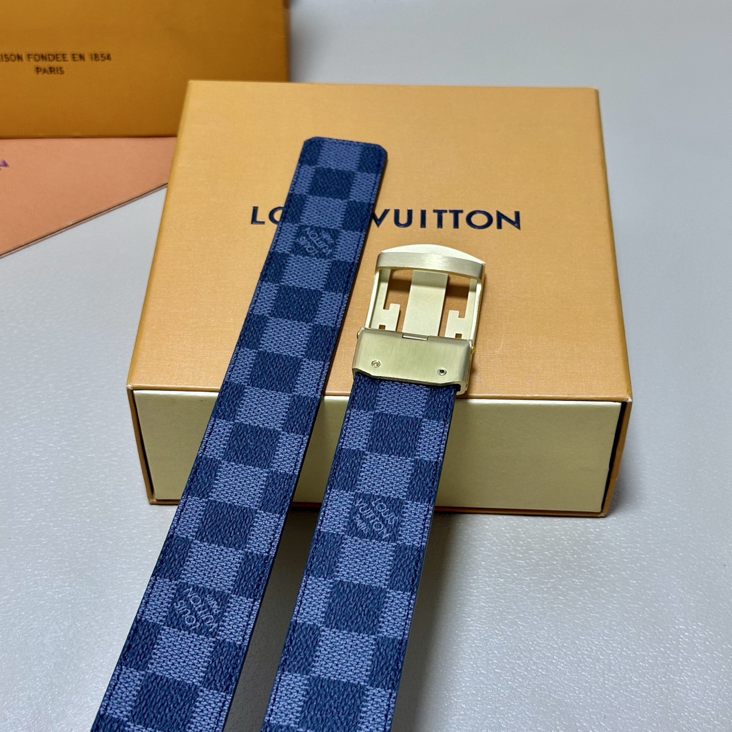 ［自动扣腰带］LV 宽3.5MM 双面进口头层牛皮制作 搭配经典钢扣 真材实料 时尚经典 做工精致 高端