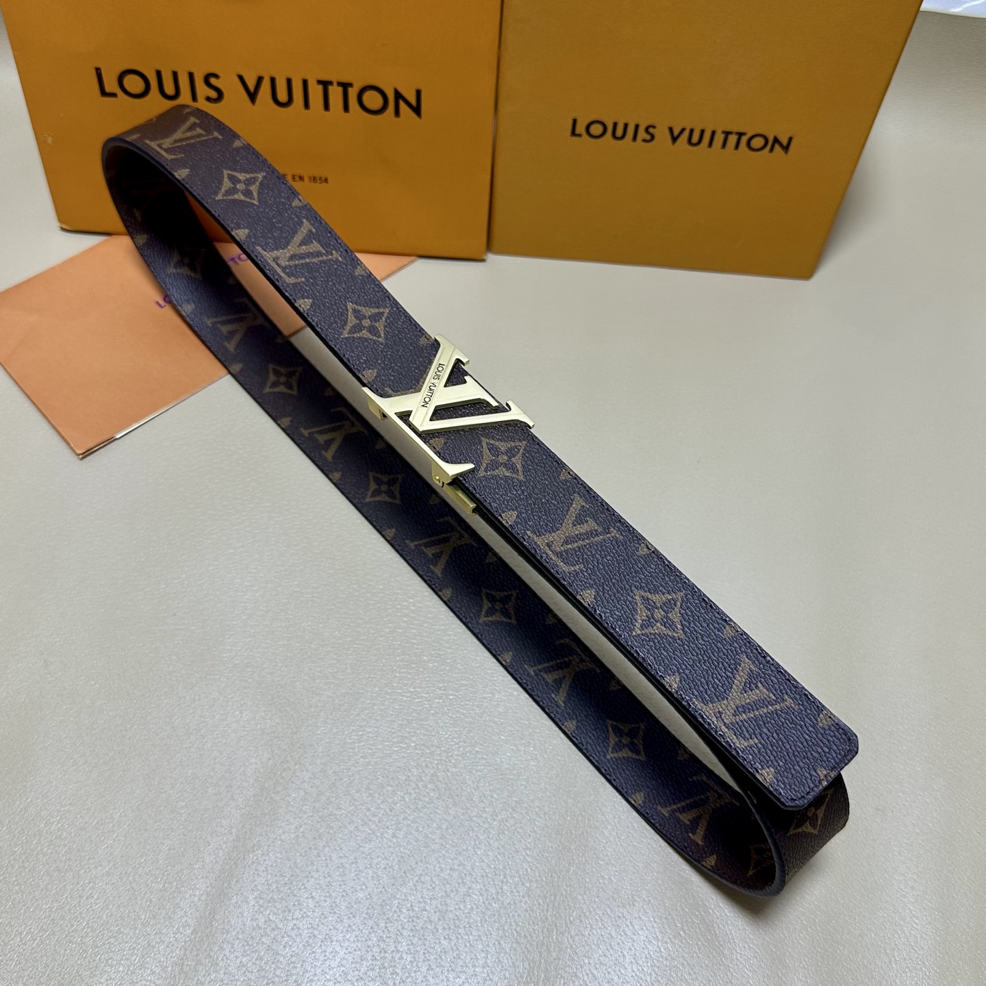 （图片包装+10）［自动扣腰带］LV 宽3.5MM 双面进口头层牛皮制作 搭配经典钢扣 真材实料 时尚经