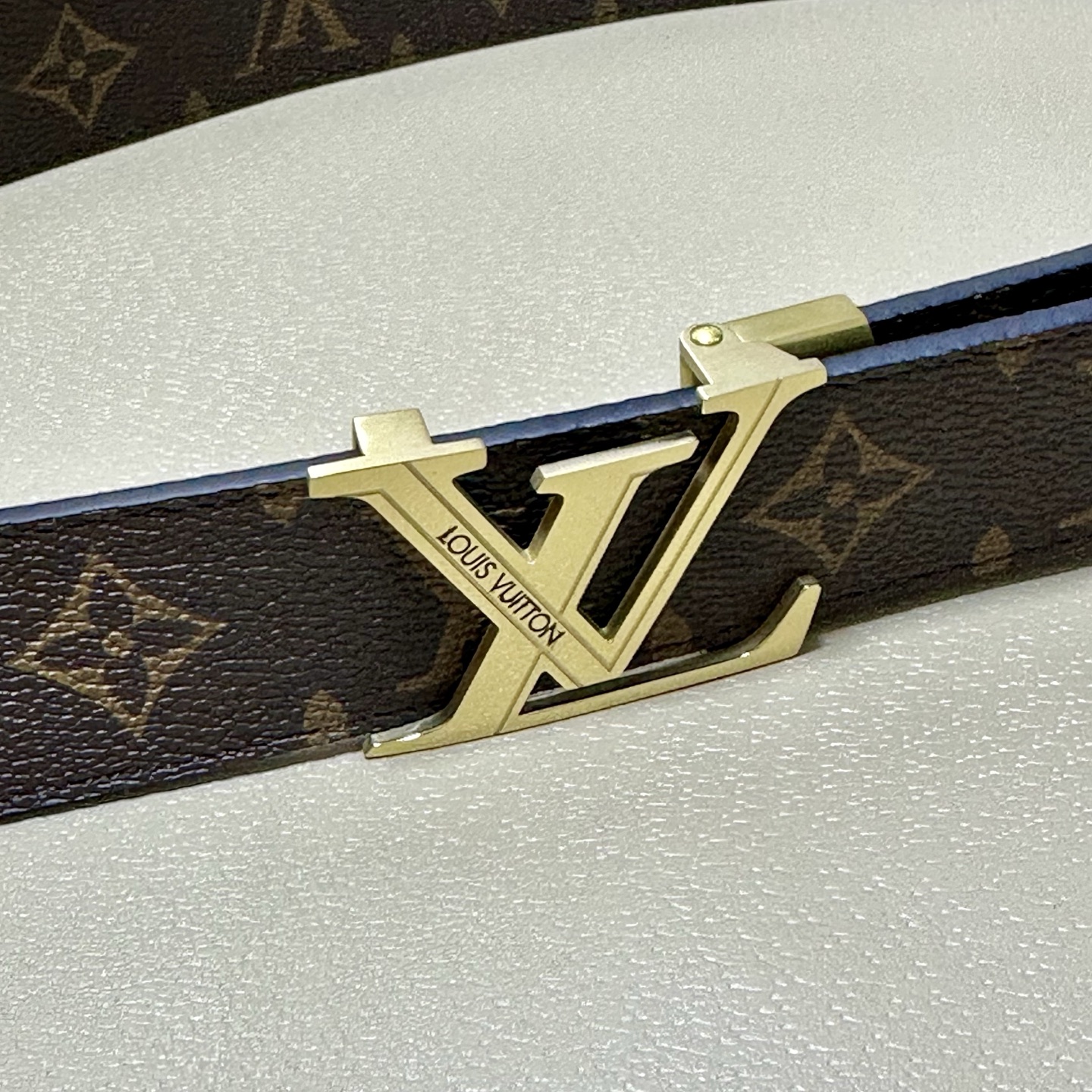 （图片包装+10）［自动扣腰带］LV 宽3.5MM 双面进口头层牛皮制作 搭配经典钢扣 真材实料 时尚经