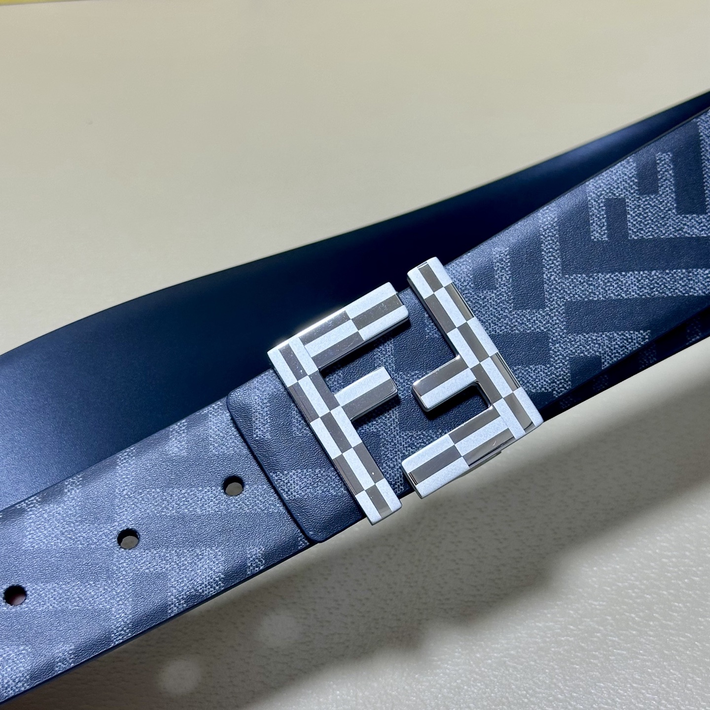 FENDI（芬迪）专柜同款 宽4.0CM 双环正反用腰带 FF按钉搭扣 黑色Cuoio  Romano皮