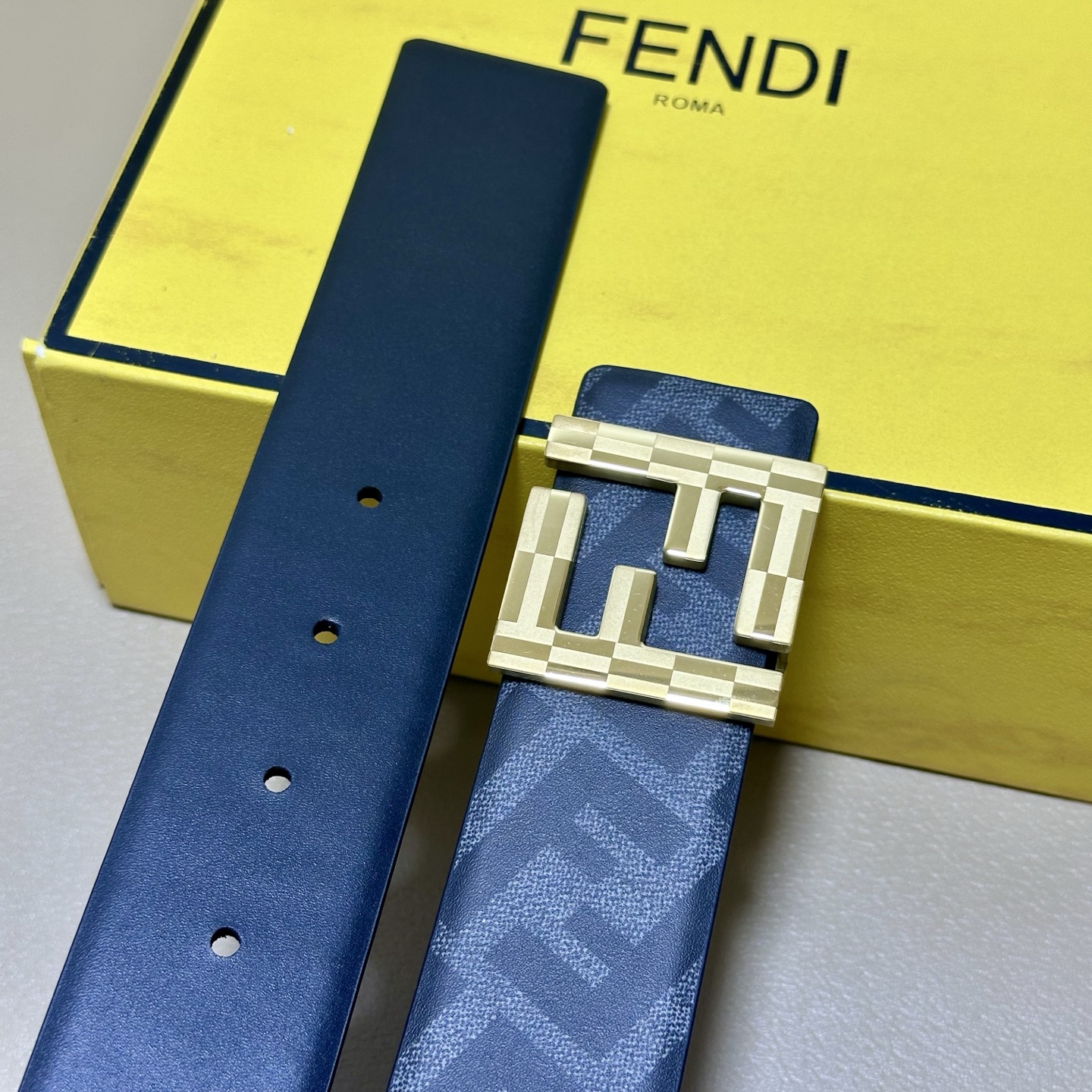 FENDI（芬迪）专柜同款 宽4.0CM 双环正反用腰带 FF按钉搭扣 黑色Cuoio  Romano皮