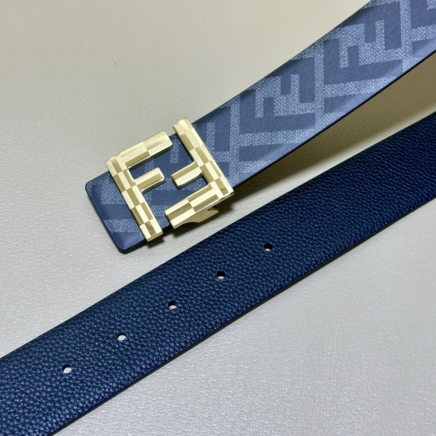 FENDI（芬迪）专柜同款 宽4.0CM 双环正反用腰带 FF按钉搭扣 黑色Cuoio  Romano皮
