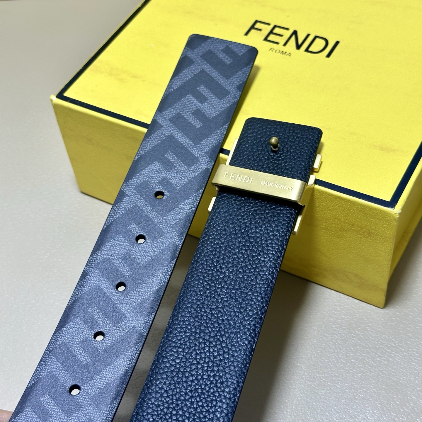 FENDI（芬迪）专柜同款 宽4.0CM 双环正反用腰带 FF按钉搭扣 黑色Cuoio  Romano皮
